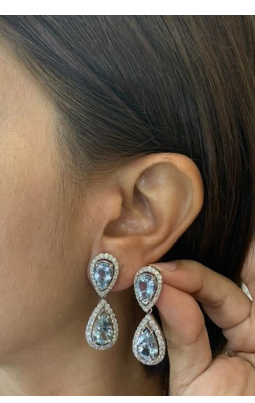 Orecchini in oro 18k certificati AIG con acquamarina da 9,80 carati e diamanti da 1,90 carati in vendita 2