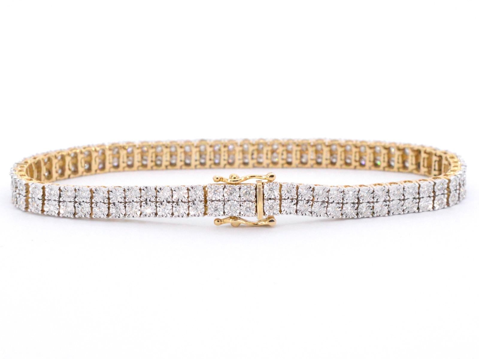 This bracelet is a beautiful and elegant piece of jewelry with a weight of 14.71 grams and a length of 18 cm. It is stamped with a 14 karat 585 hallmark, indicating its high-quality gold content.

The diamonds on the bracelet are cut in a round