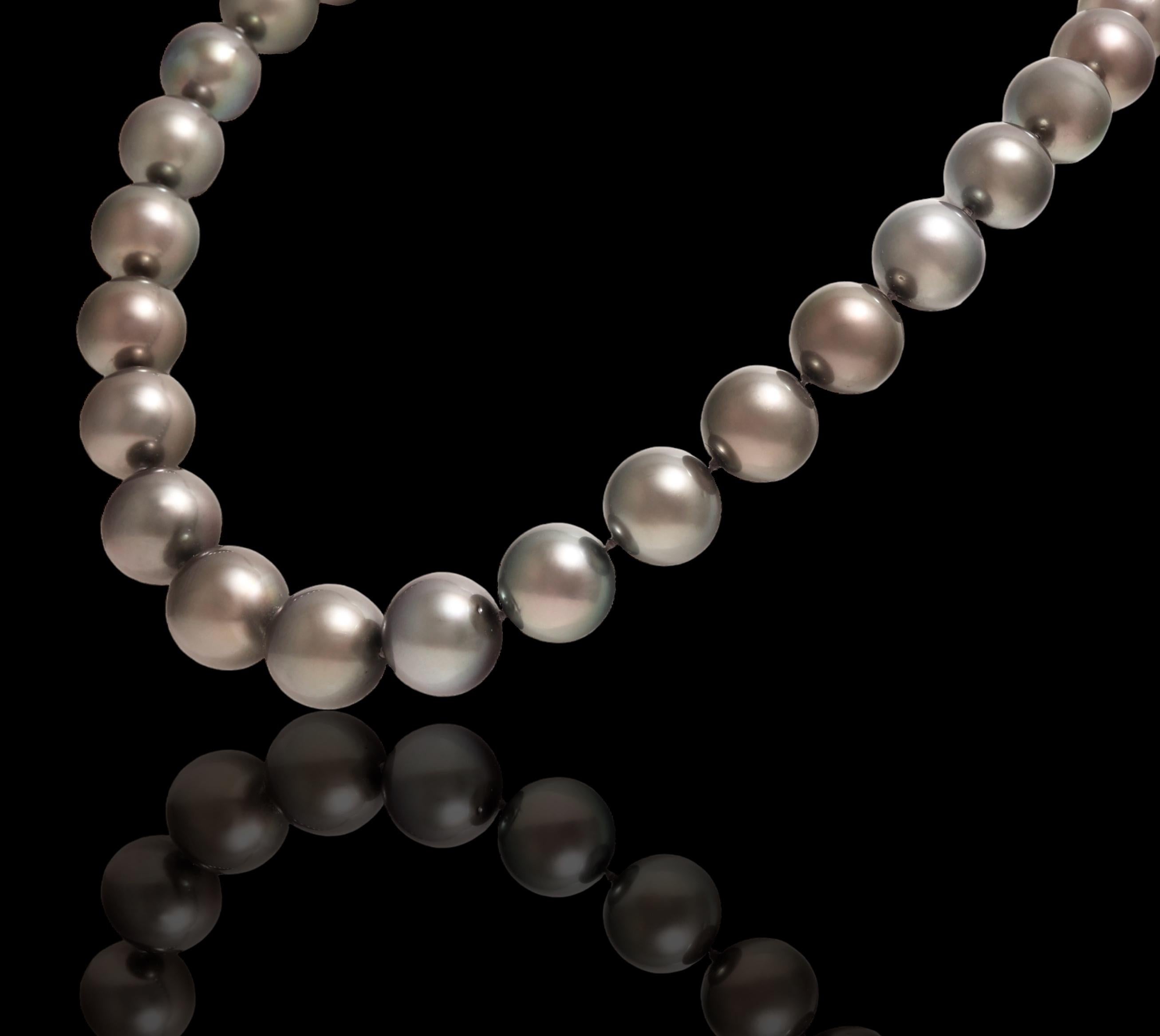 Collana di perle di Tahiti enormi certificate AIG Degradé 14 / 17 mm, armadietto in oro bianco in vendita 11