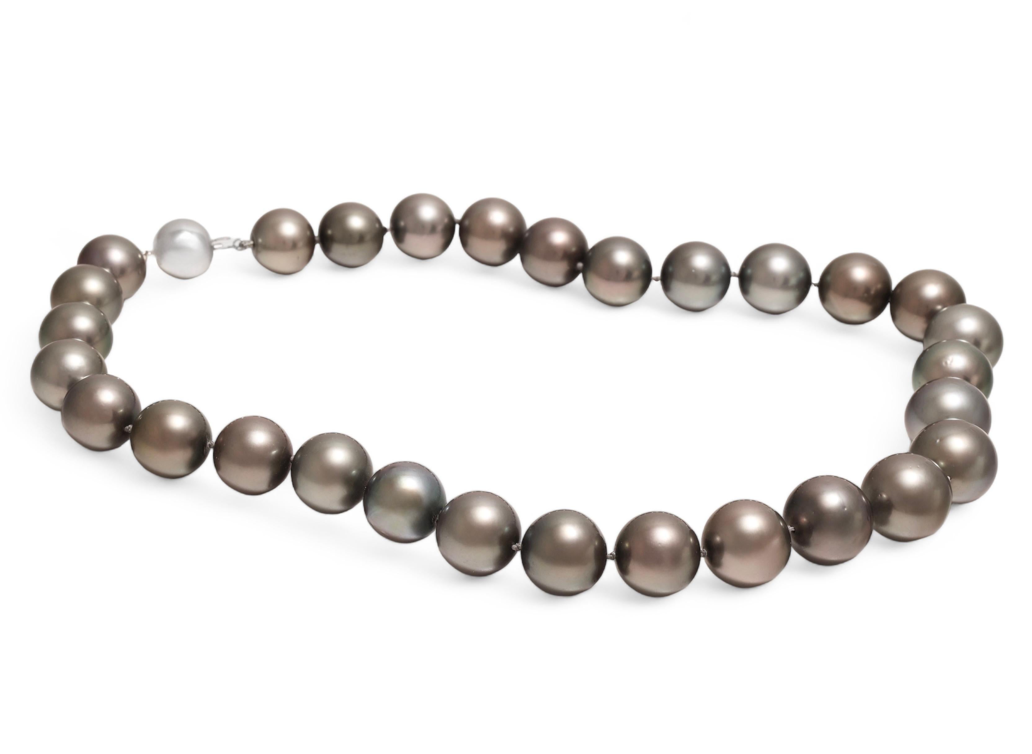da uomo o donna Collana di perle di Tahiti enormi certificate AIG Degradé 14 / 17 mm, armadietto in oro bianco in vendita
