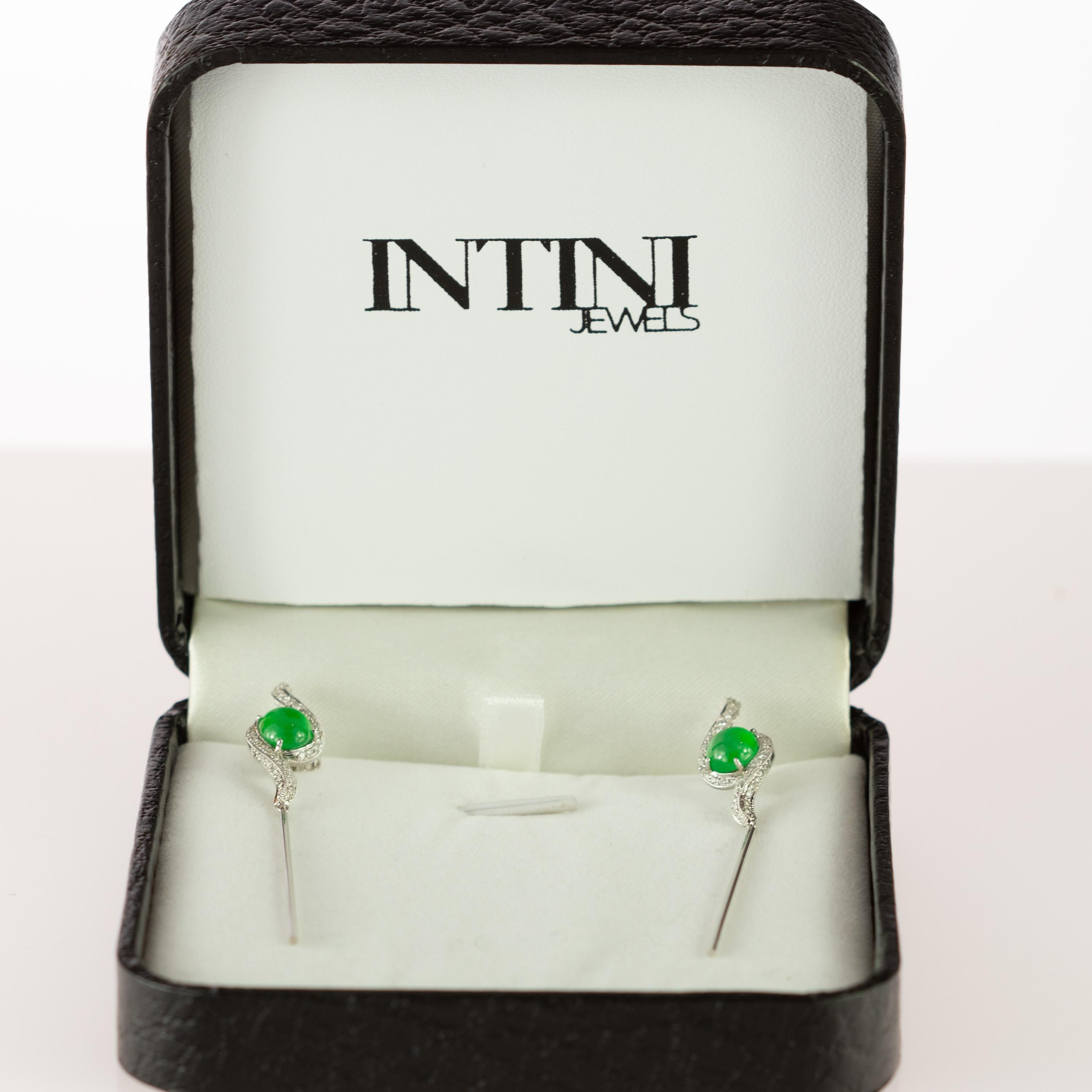 AIG Certified Intini Italy Jade Diamond 18 Karat White Gold Drop Dangle Earrings In New Condition In Milano, IT