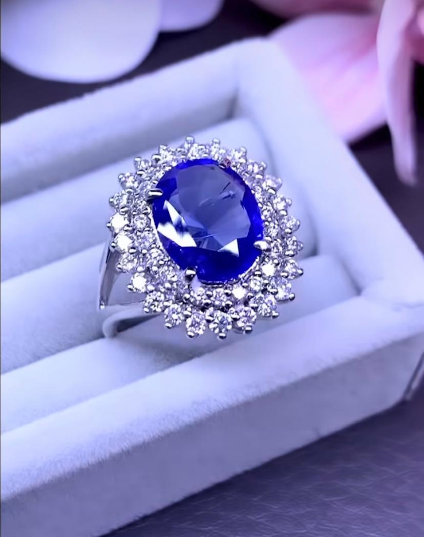 Women's AIG Certified  Unheated 3.65  Carat Ceylon Sapphire Diamonds 18k Gold Ring For Sale