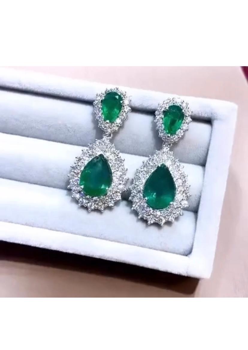 AIG Cetified 10.30 Carat Zambian Emeralds  3.80 Ct Diamonds 18K Gold Earrings  In New Condition For Sale In Massafra, IT