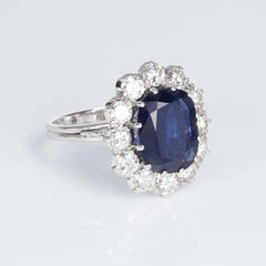 AIG Stunning 4 ct Blue Sapphire 2.65 ct White Diamonds Ring 18kt White Gold