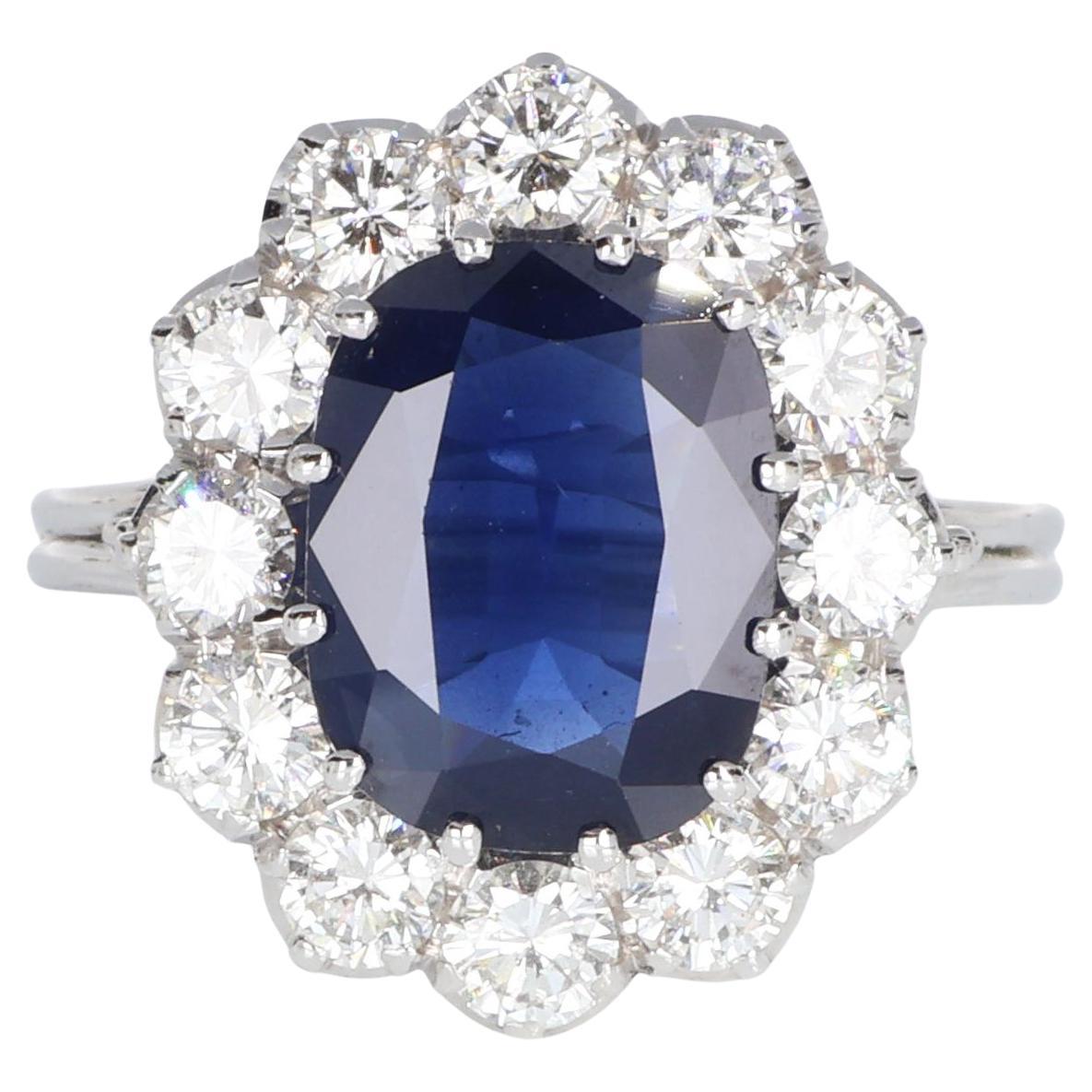 AIG Stunning 4 ct Blue Sapphire 2.65 ct White Diamonds Ring 18kt White Gold