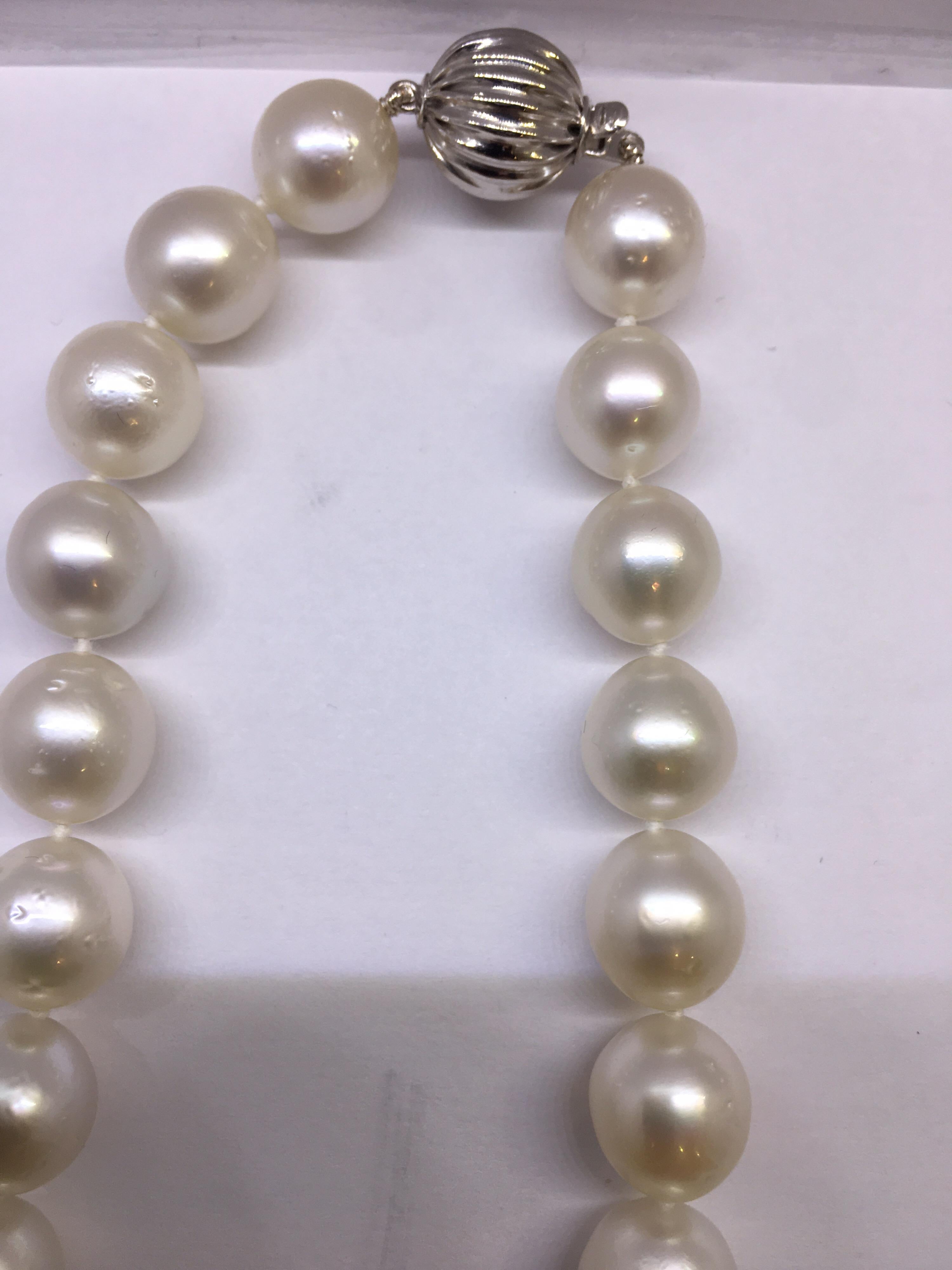 AIGL Certified Cultured South Sea Pearl 14 Karat Gold Clasp 4