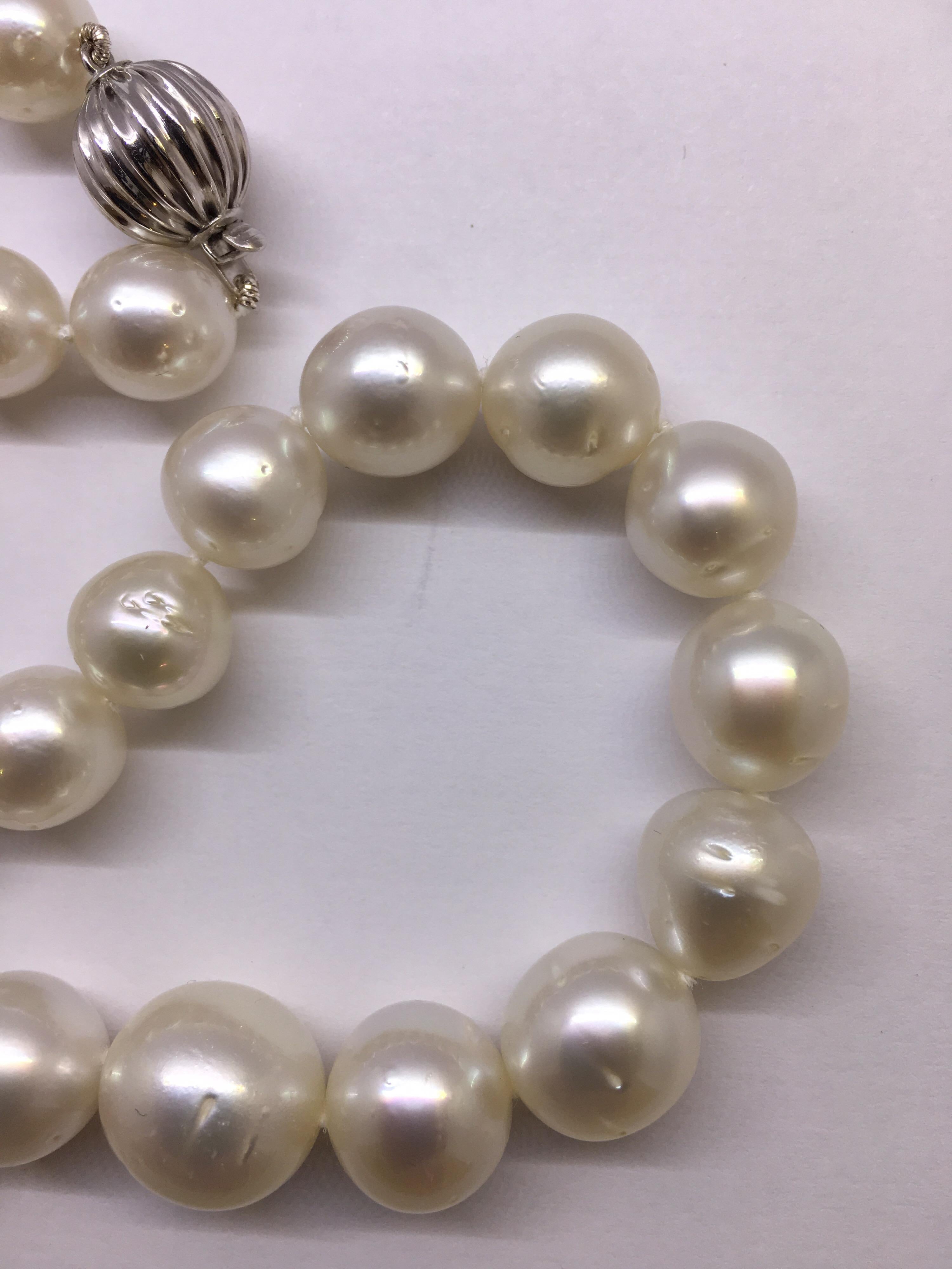 Round Cut AIGL Certified Cultured South Sea Pearl 14 Karat Gold Clasp