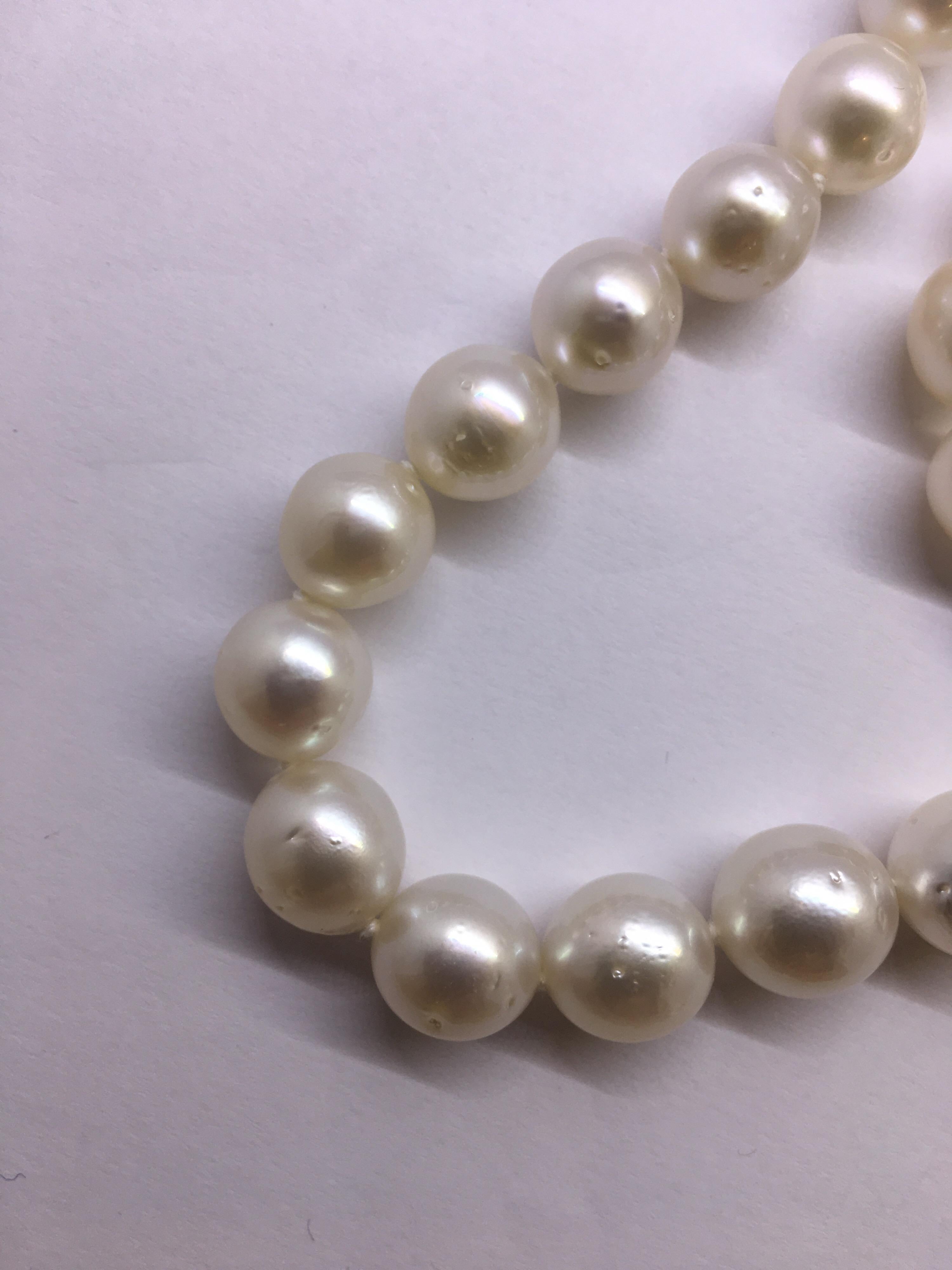 AIGL Certified Cultured South Sea Pearl 14 Karat Gold Clasp For Sale at ...