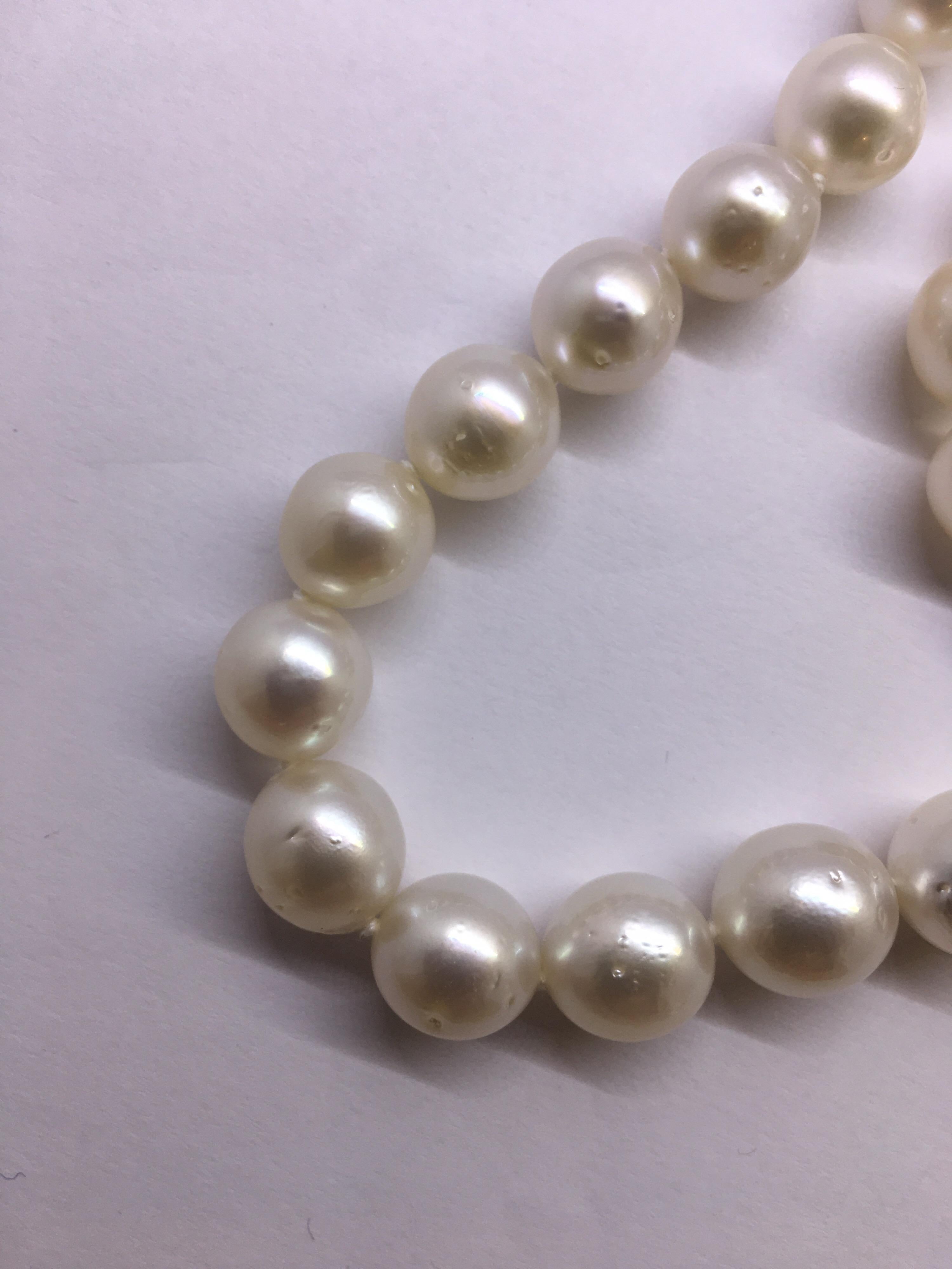 AIGL Certified Cultured South Sea Pearl 14 Karat Gold Clasp In New Condition In Trumbull, CT