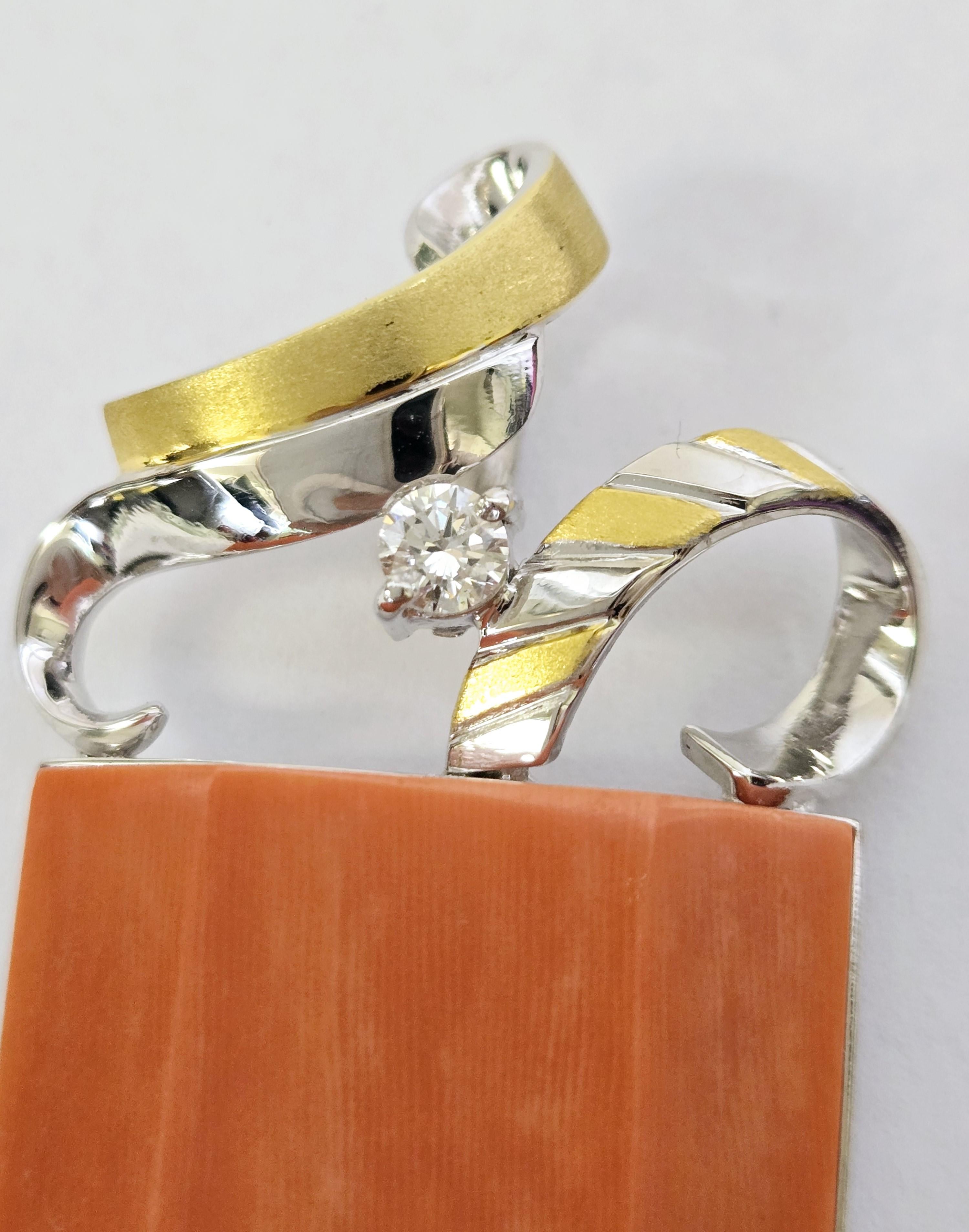 Pendentif en or 14 carats, corail naturel certifié AIGL et diamant Unisexe en vente
