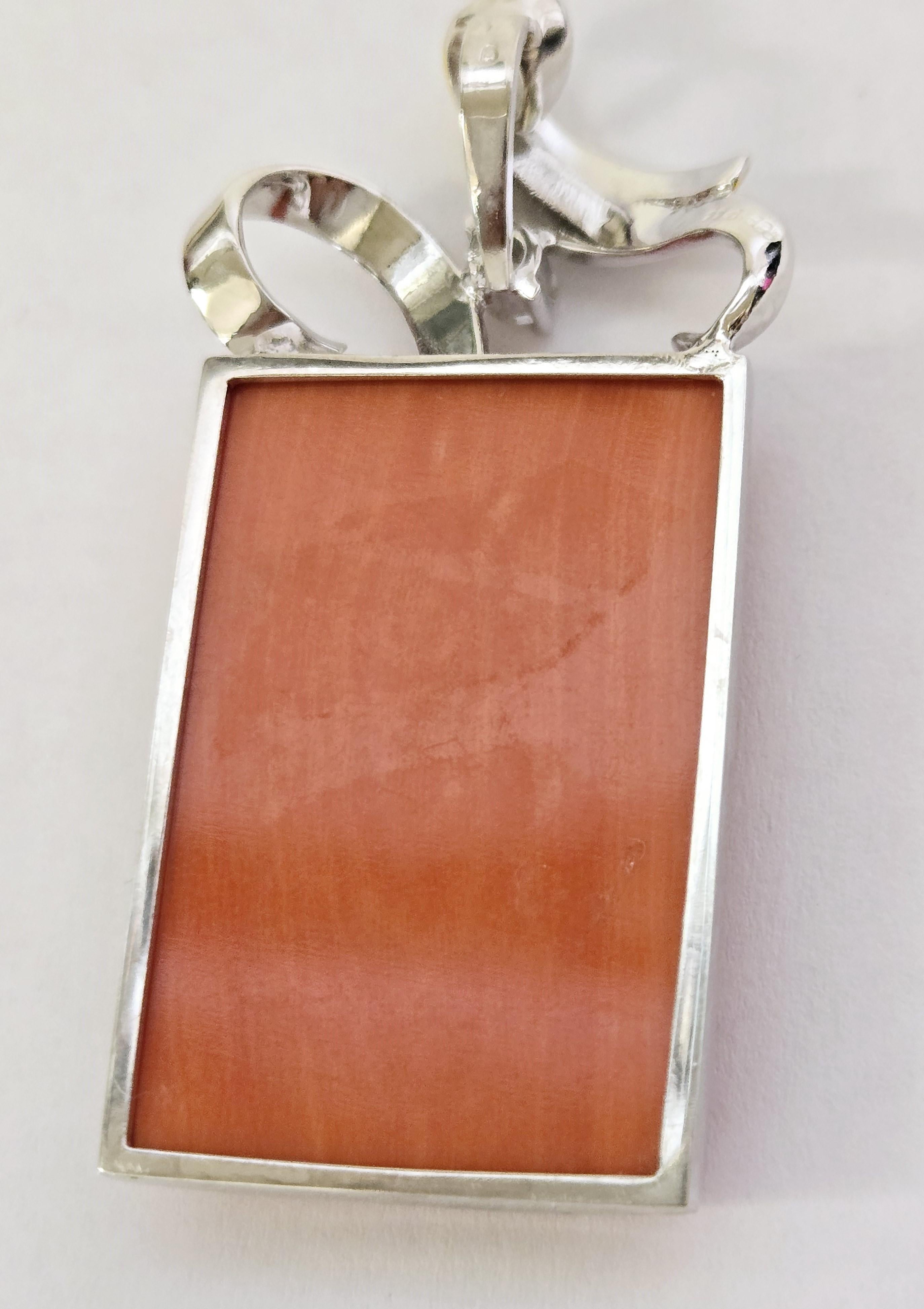 Pendentif en or 14 carats, corail naturel certifié AIGL et diamant en vente 2
