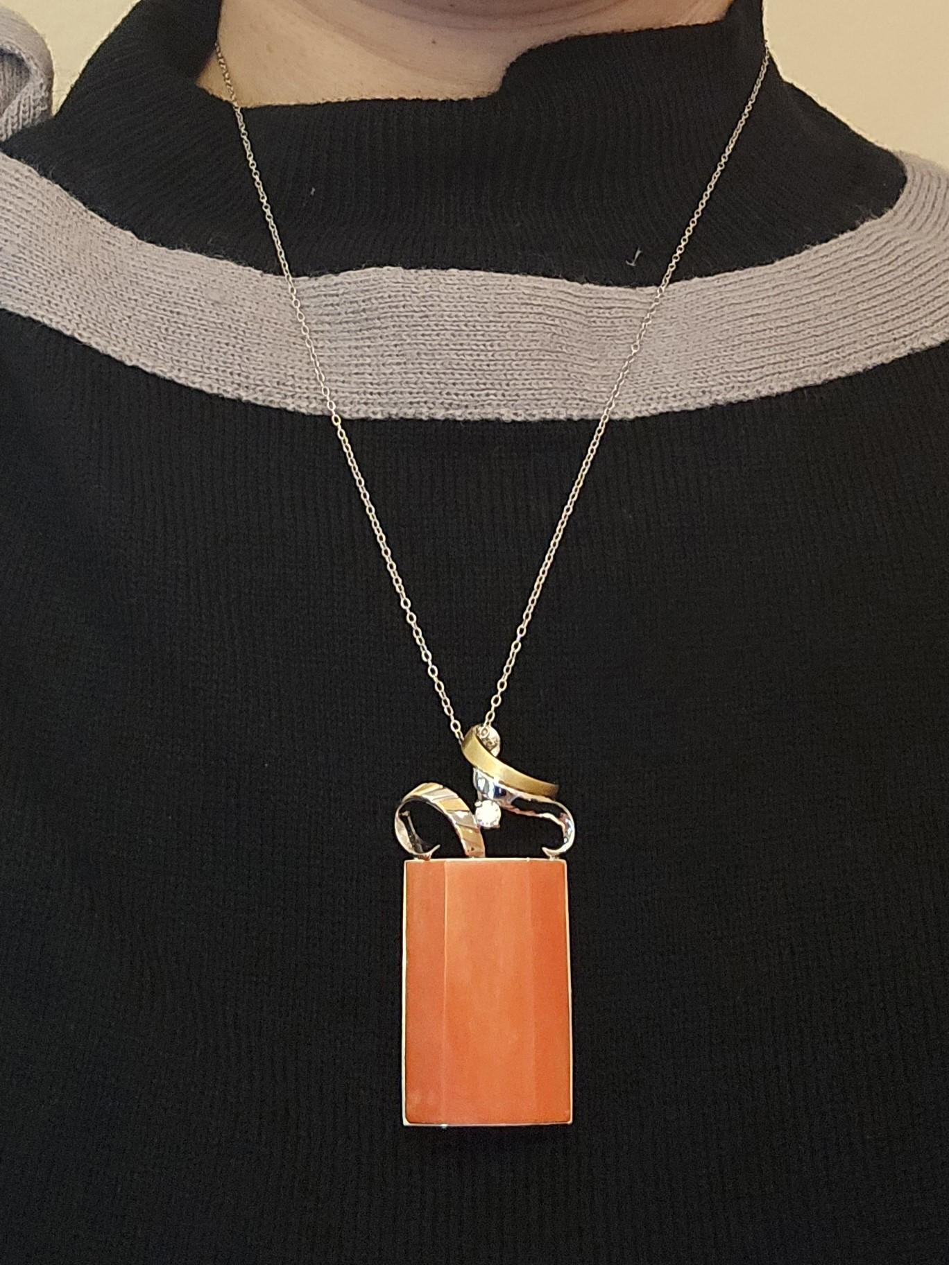Pendentif en or 14 carats, corail naturel certifié AIGL et diamant en vente 4
