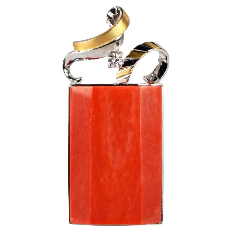 Pendentif en or 14 carats, corail naturel certifié AIGL et diamant en vente