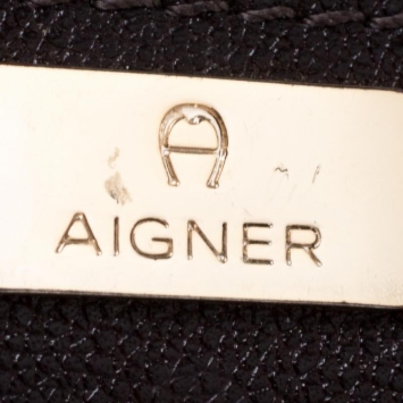 Aigner Beige/Brown Signature Canvas and Leather Shoulder Bag im Angebot 4