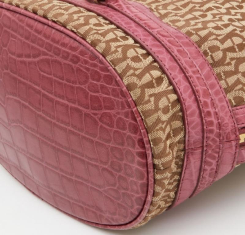 Borsa Aigner beige/rosa in tela e pelle goffrata in coccodrillo in vendita 3