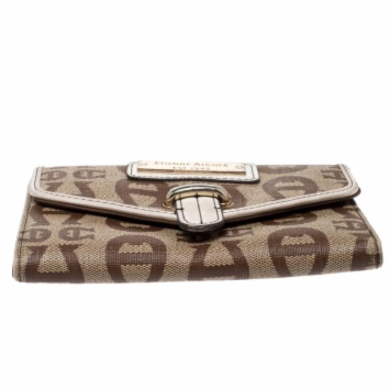 Portafoglio compatto in tela Coates firmato Aigner Beige in vendita 2