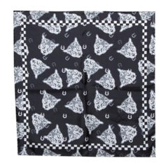 Pañuelo de seda negro con motivos animales Aigner