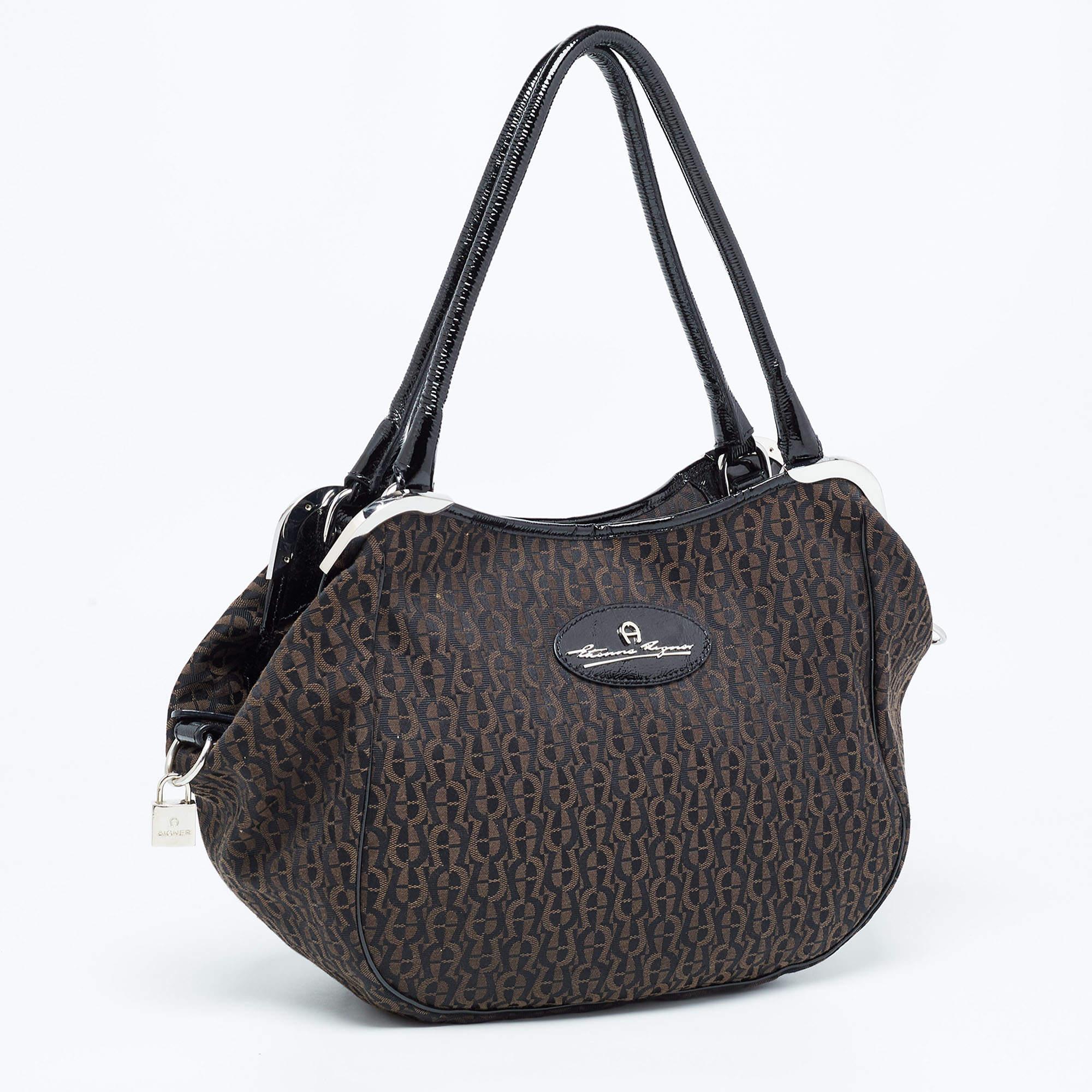 Aigner Black/Brown Signature Canvas Logo Hobo In Good Condition For Sale In Dubai, Al Qouz 2