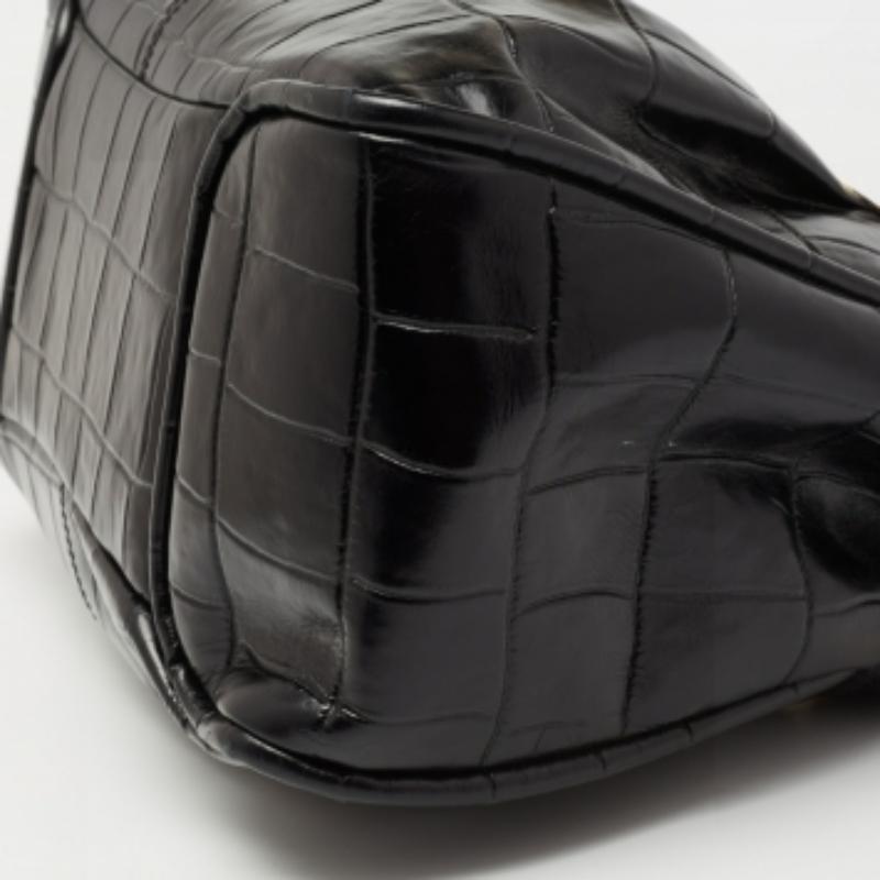 Aigner Schwarzer Ranzen aus Leder mit Krokoprägung im Angebot 4