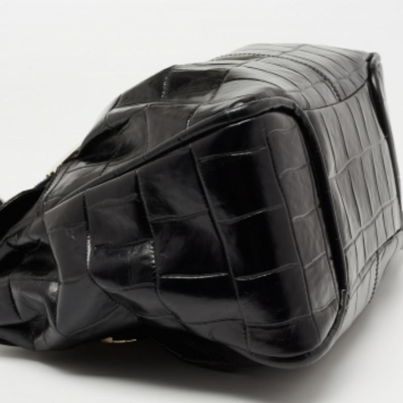 Aigner Schwarzer Ranzen aus Leder mit Krokoprägung im Angebot 5