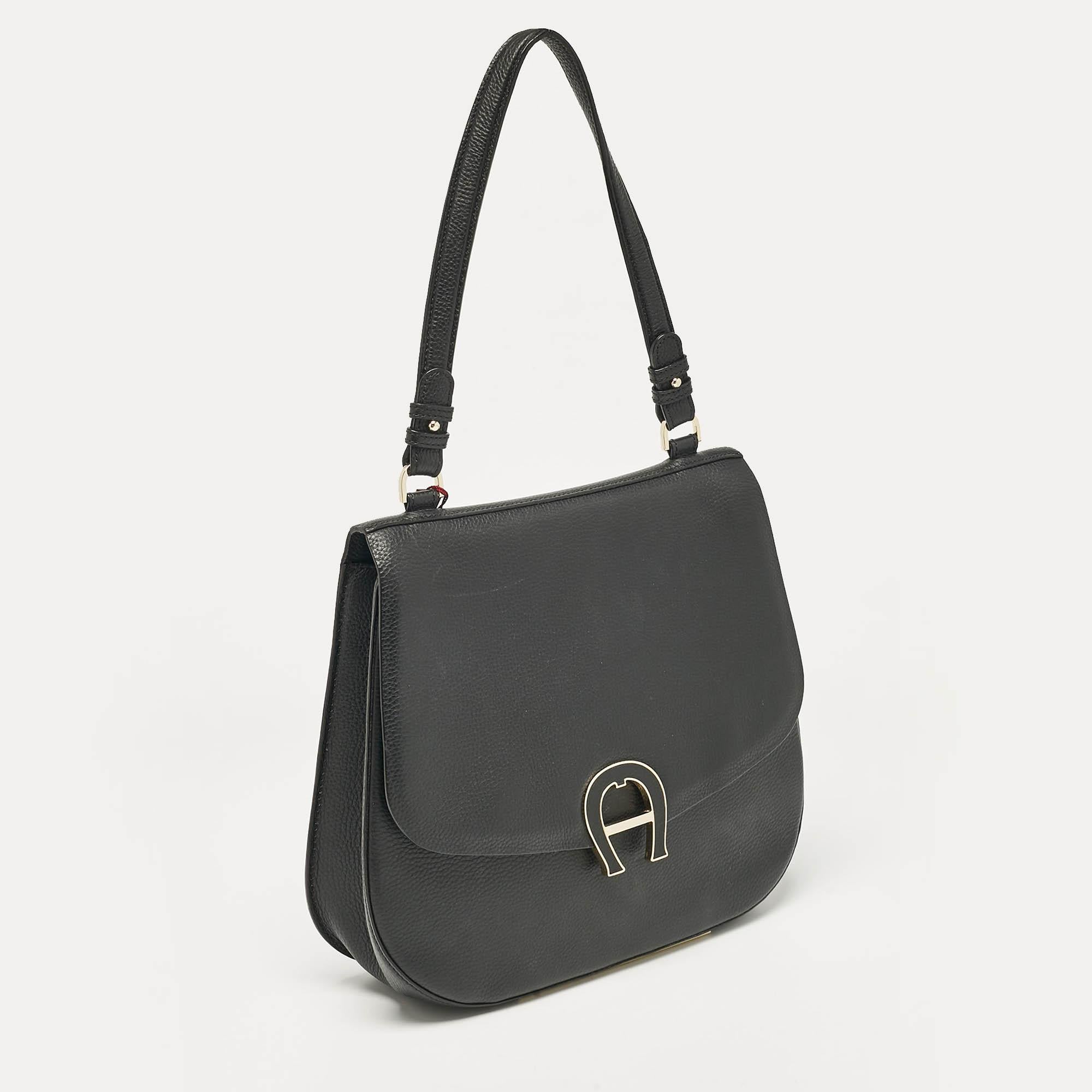 Aigner Black Leather Pina Top Handle Bag In Good Condition In Dubai, Al Qouz 2
