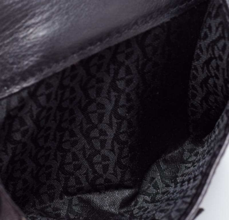 Portefeuille compact trifold en cuir noir d'Aigner en vente 3