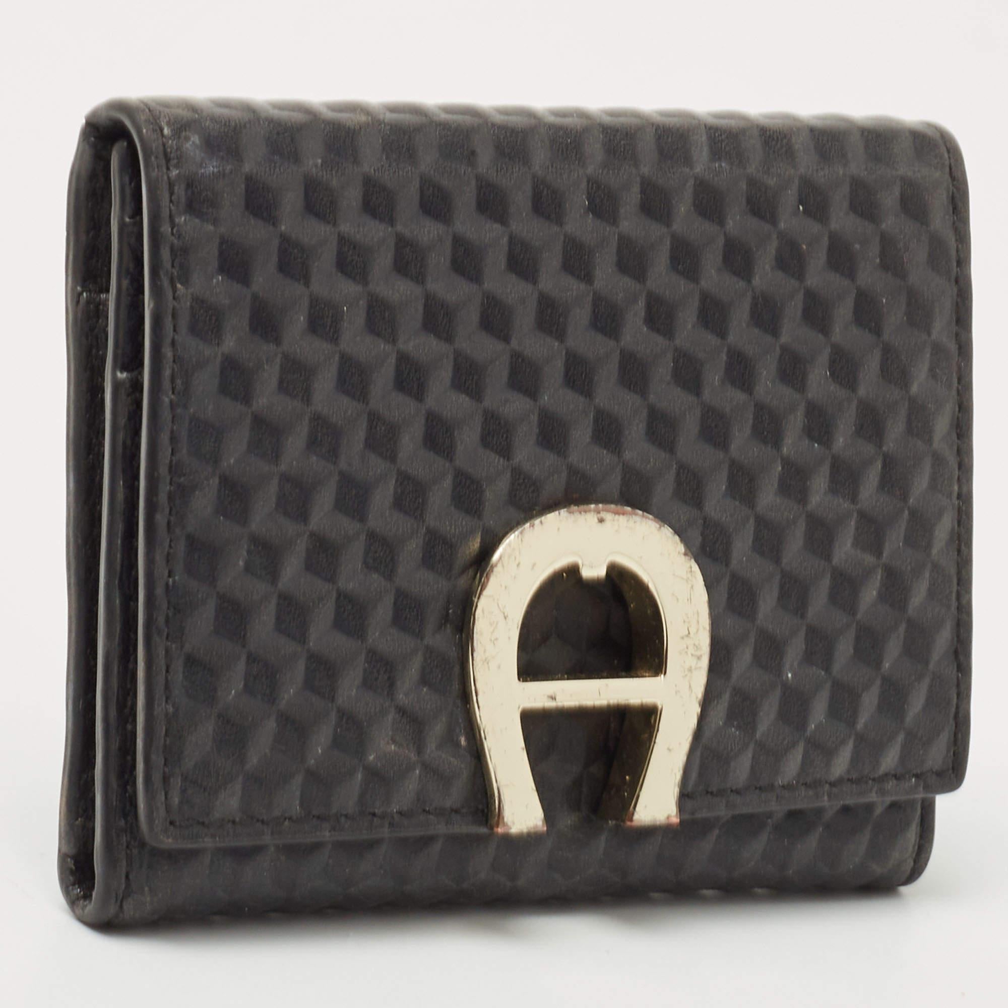 Aigner Black Leather Trifold Wallet For Sale 1
