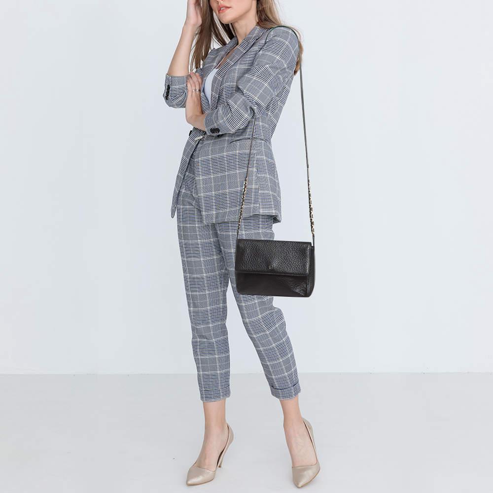 For a look that is complete with style taste and a touch of luxe this shoulder bag is the perfect addition. Flaunt this beauty on your shoulder at any event and revel in the taste of luxury it leaves you with.