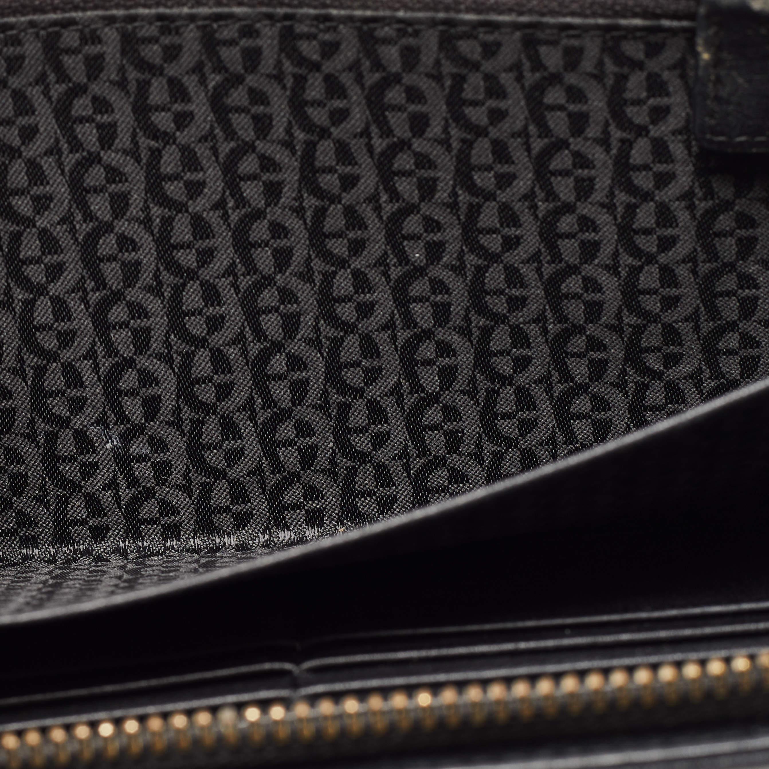 Women's Aigner Black Woven Leather Cavallina Zip Around Continental Wallet For Sale