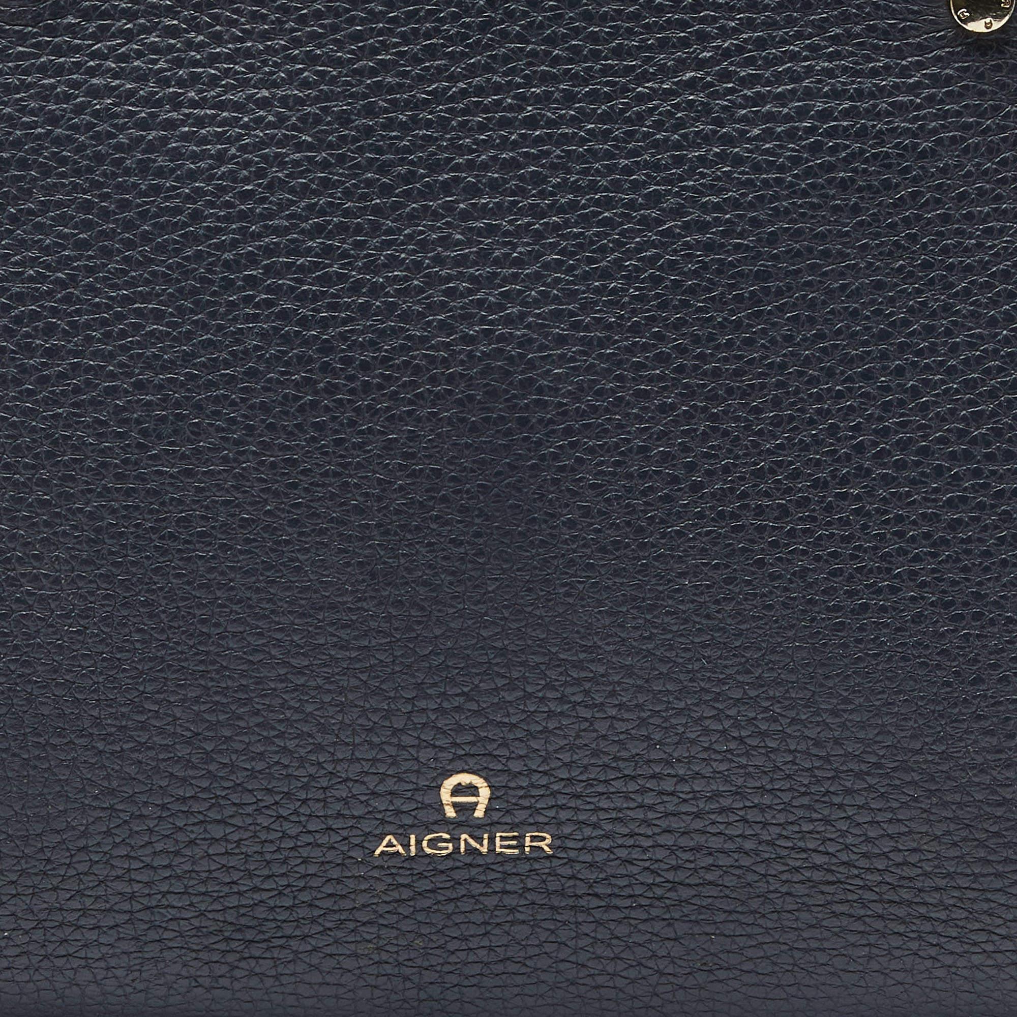 Women's Aigner Blue Grained Leather Cybill Tote For Sale