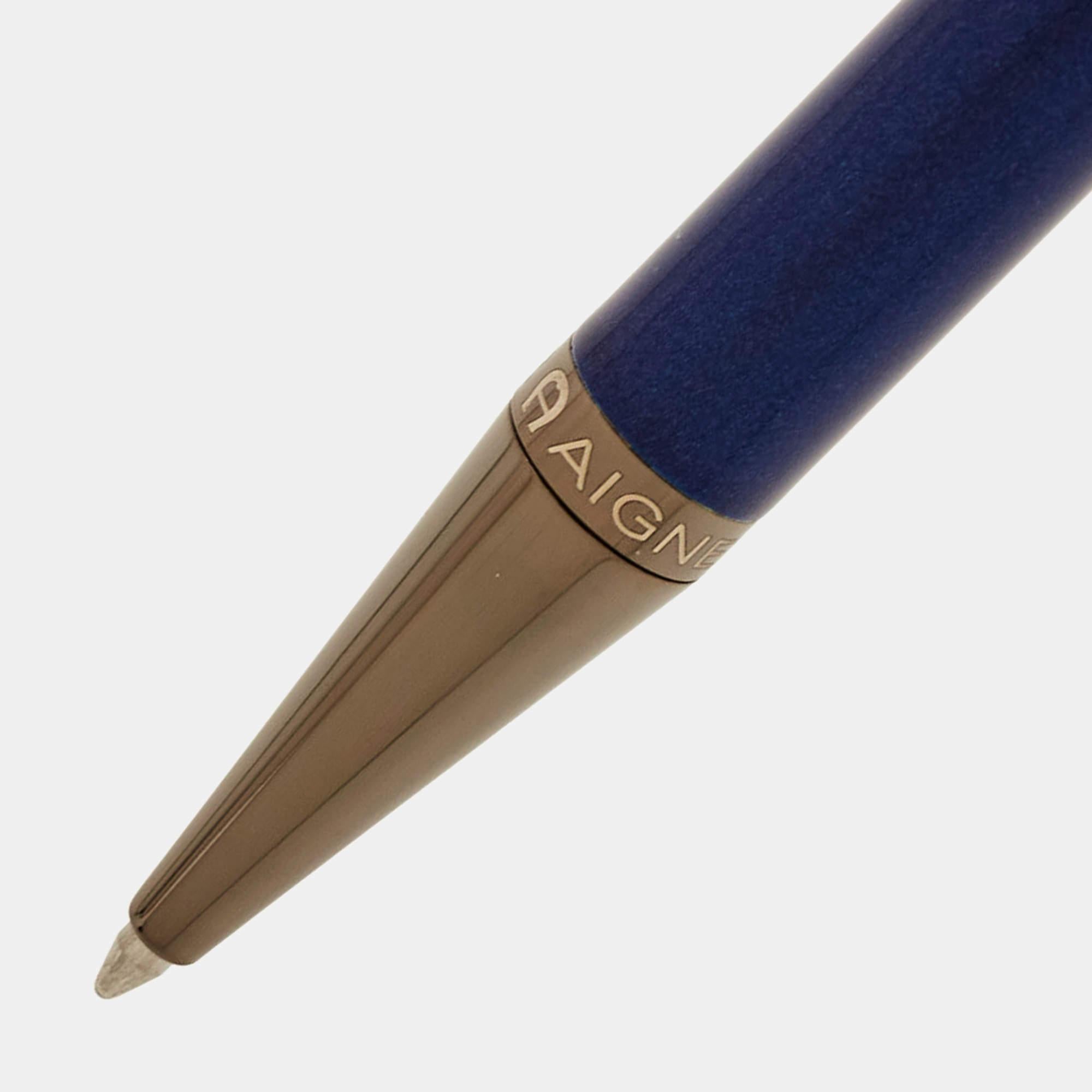Aigner Blue Lacquer Gunmetal Tone Ballpoint Pen In Excellent Condition In Dubai, Al Qouz 2