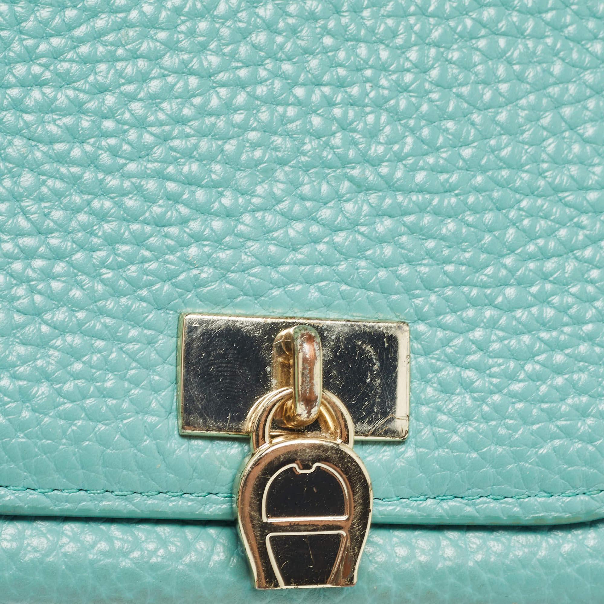 Aigner Blue Leather Logo Charm Flap Continental Wallet For Sale 2