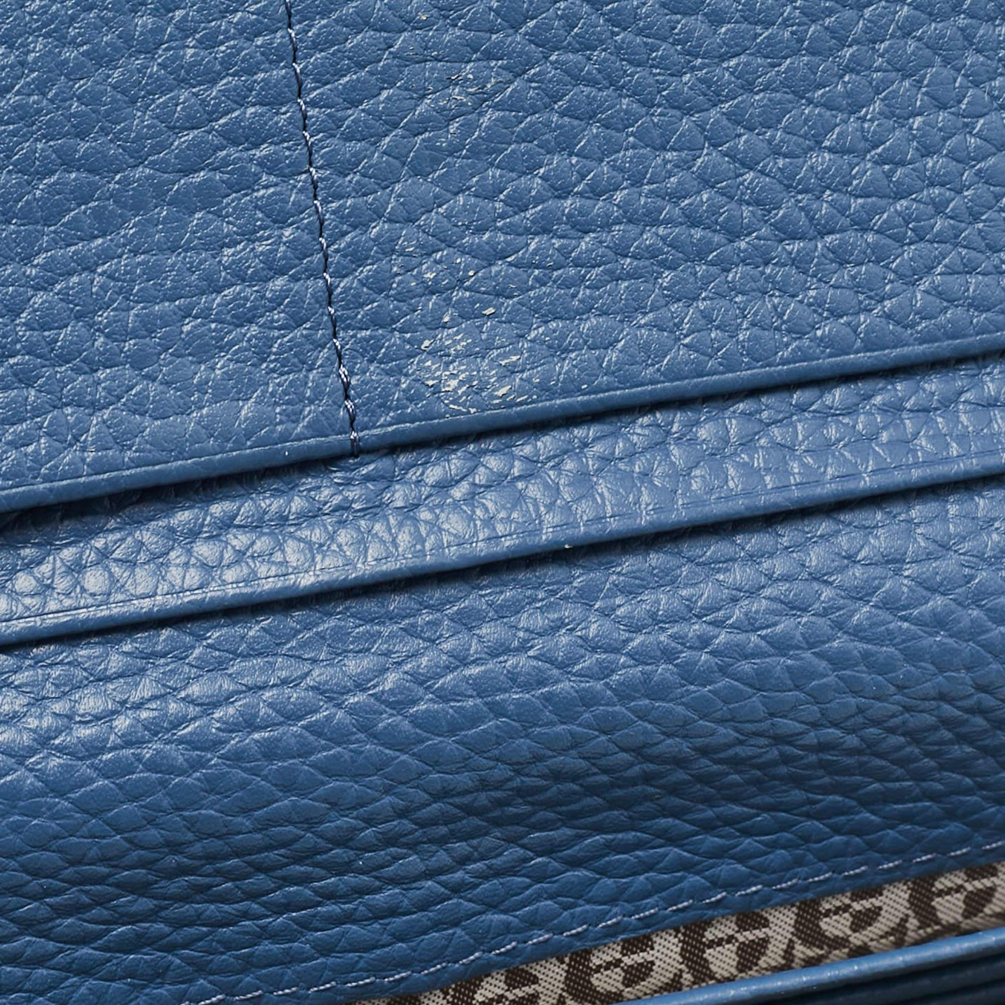 Aigner Blue Leather Logo Flap Continental Wallet For Sale 1