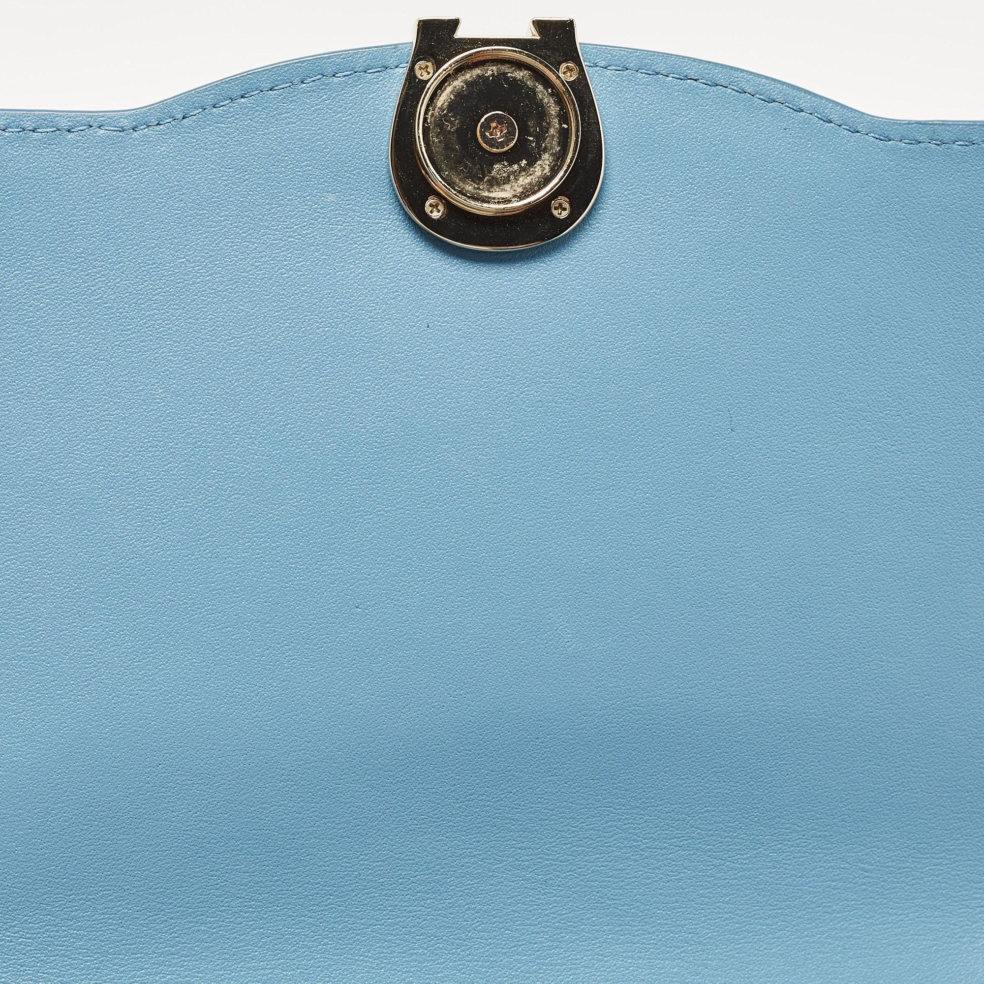 Aigner Blue Quilted Leather Diadora Shoulder Bag In Excellent Condition For Sale In Dubai, Al Qouz 2