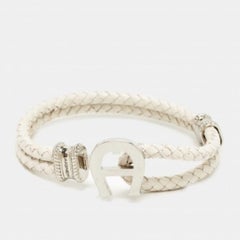 Aigner Bracelet en cuir tressé de couleur argentée