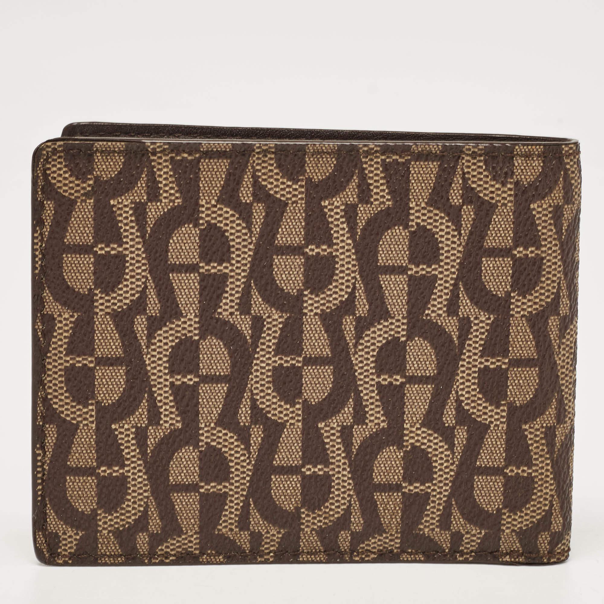 Aigner Brown/Beige Signature Coated Canvas Bifold Wallet Bon état - En vente à Dubai, Al Qouz 2