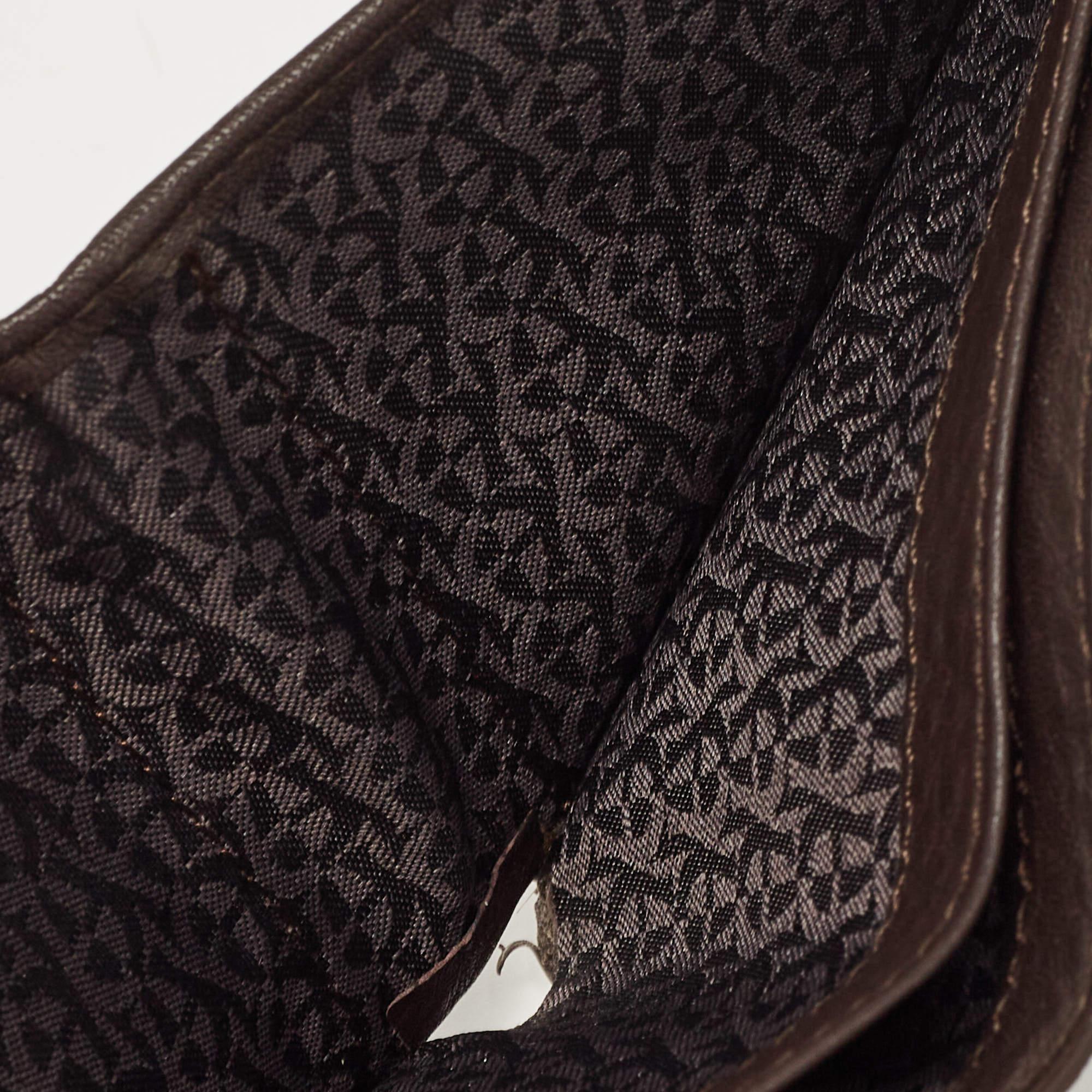 Aigner Brown/Beige Signature Coated Canvas Bifold Wallet en vente 2