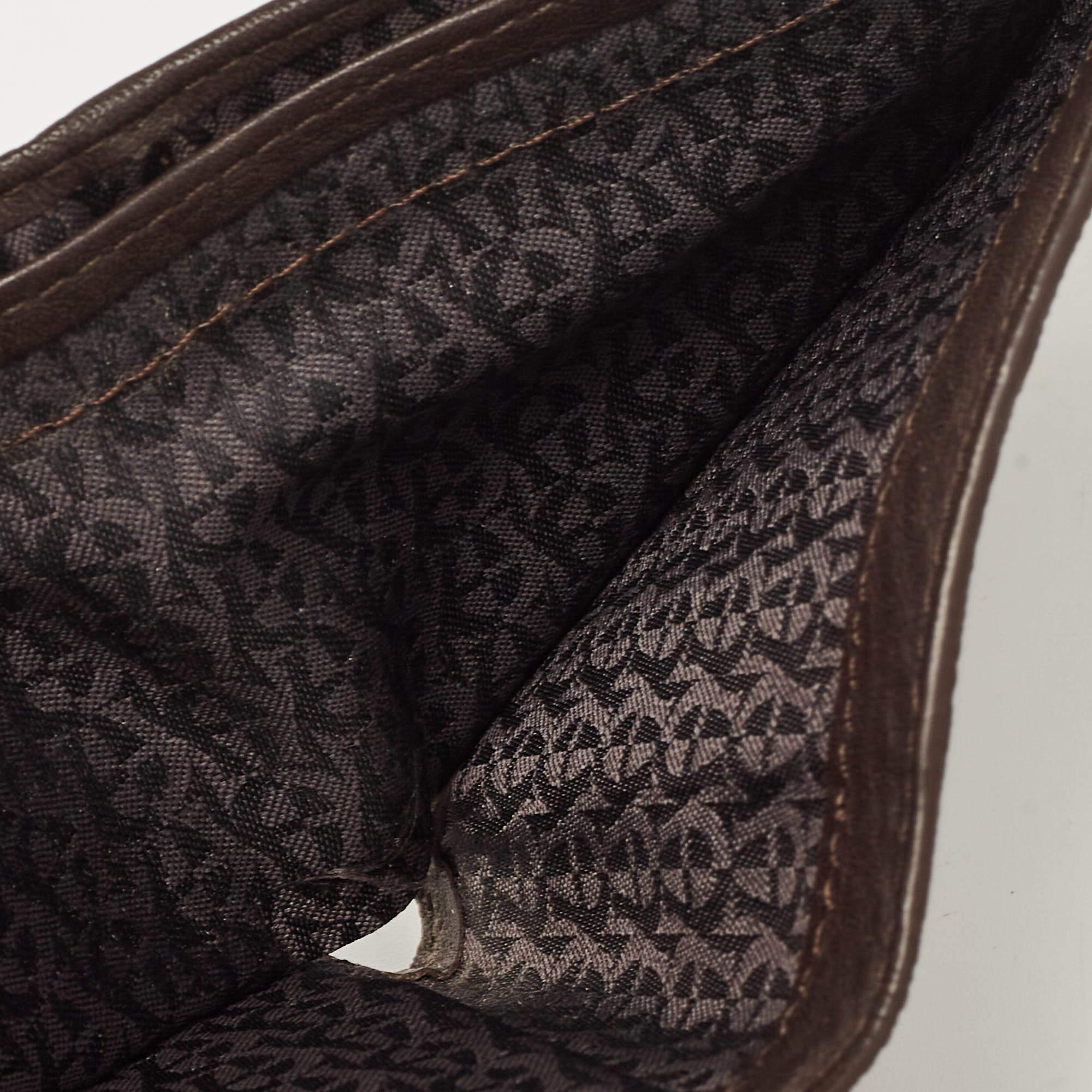 Aigner Brown/Beige Signature Coated Canvas Bifold Wallet en vente 3