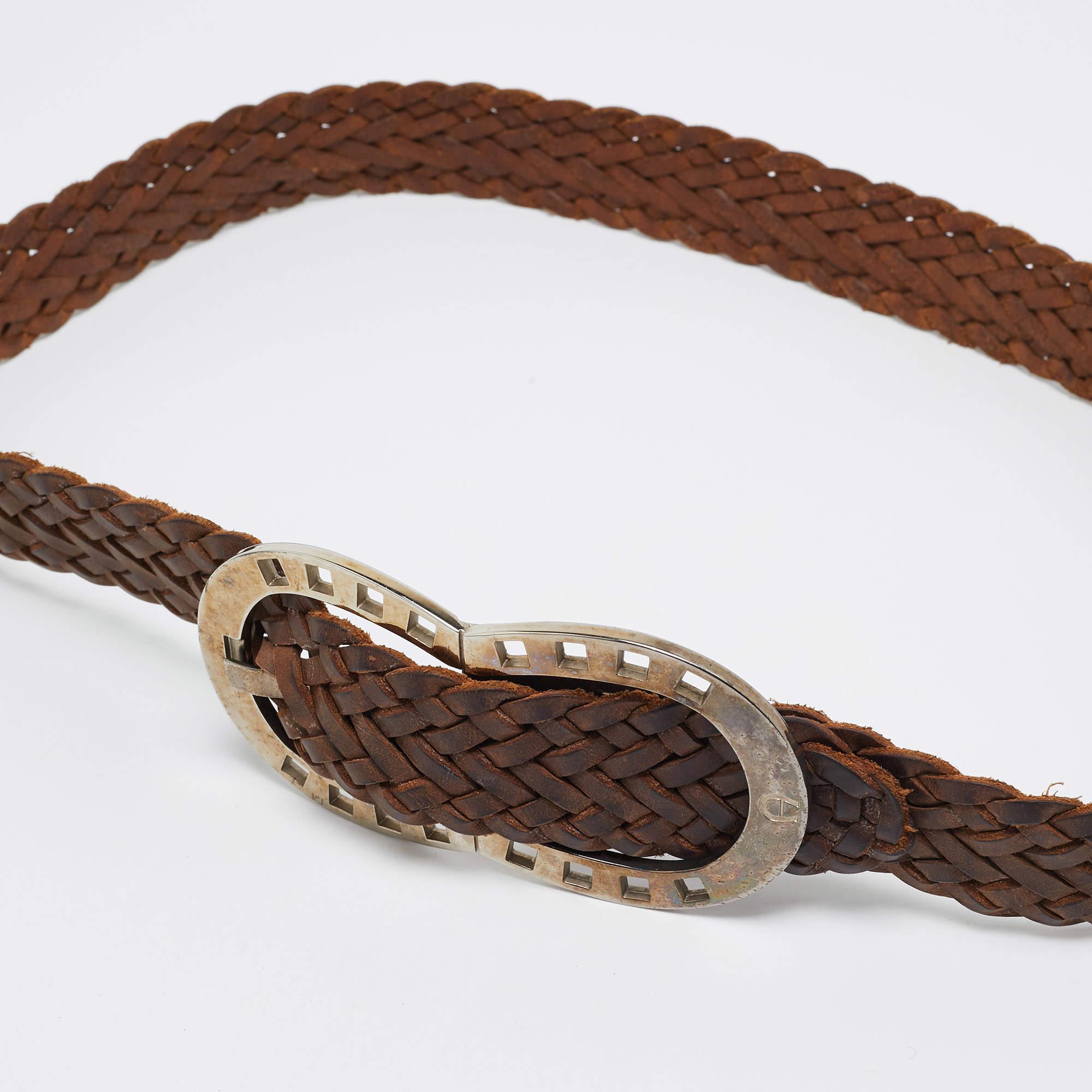 Add a luxe finish to your OOTD with this Aigner brown leather belt. It is carefully crafted to last well and boost your style for a long time.