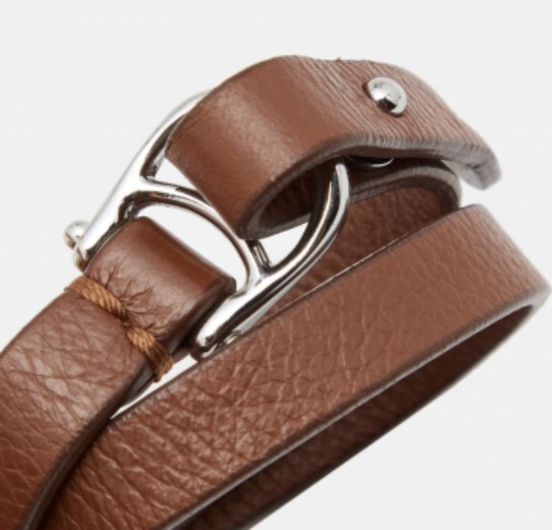 Aigner Brown Leather Double Tour Logo Bracelet In Good Condition For Sale In Dubai, Al Qouz 2