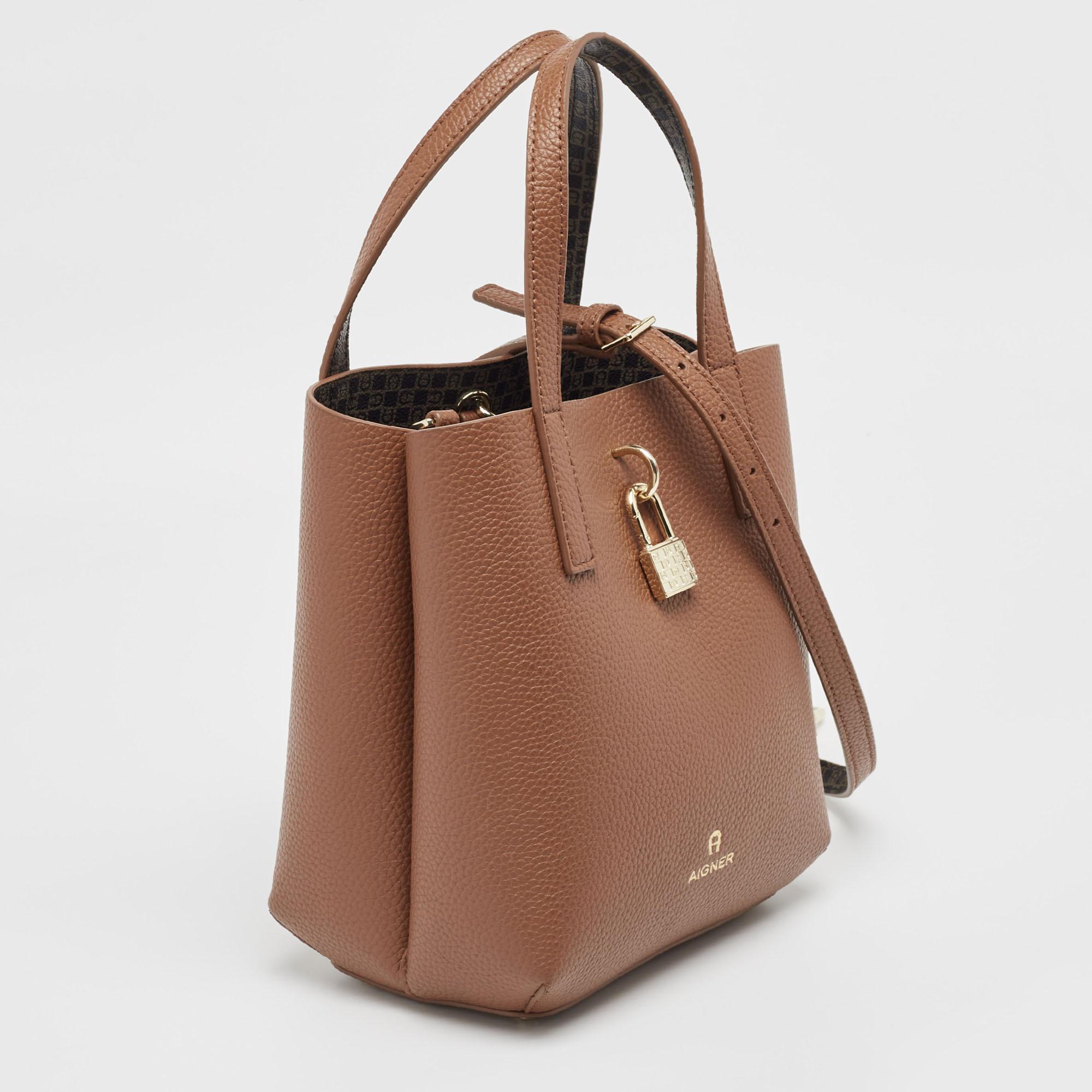 Aigner Brown Leather Leonie Bucket Bag In Good Condition In Dubai, Al Qouz 2