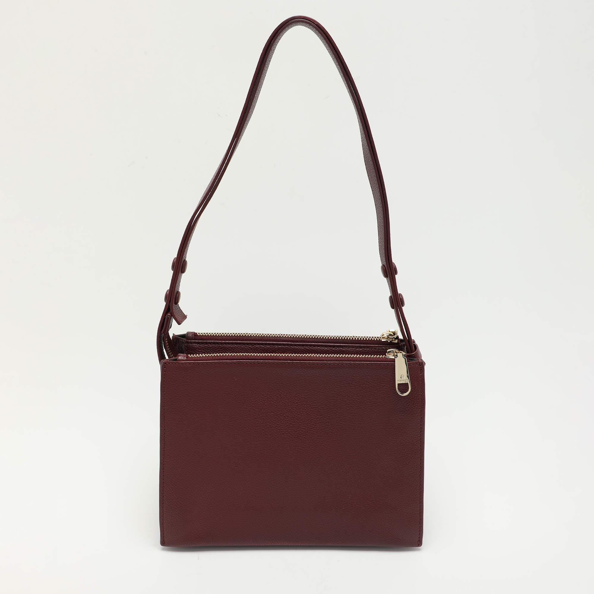 Aigner Burgundy Leather Shoulder Bag In Good Condition For Sale In Dubai, Al Qouz 2