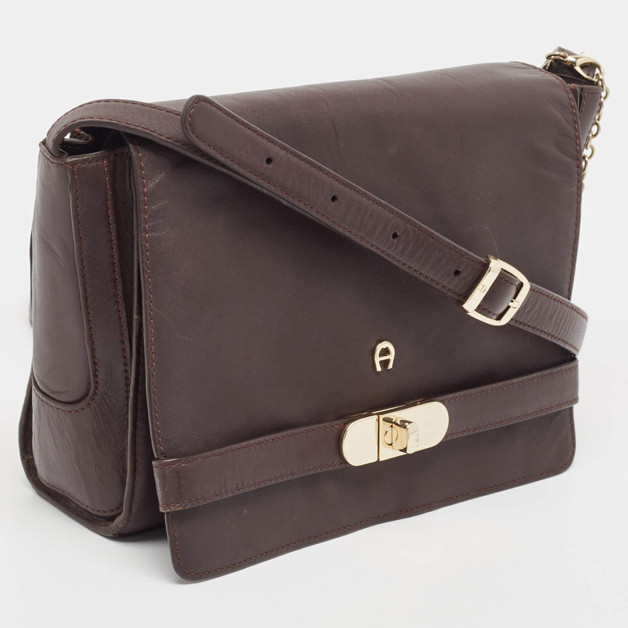 Black Aigner Burgundy Leather Turnlock Flap Shoulder Bag For Sale