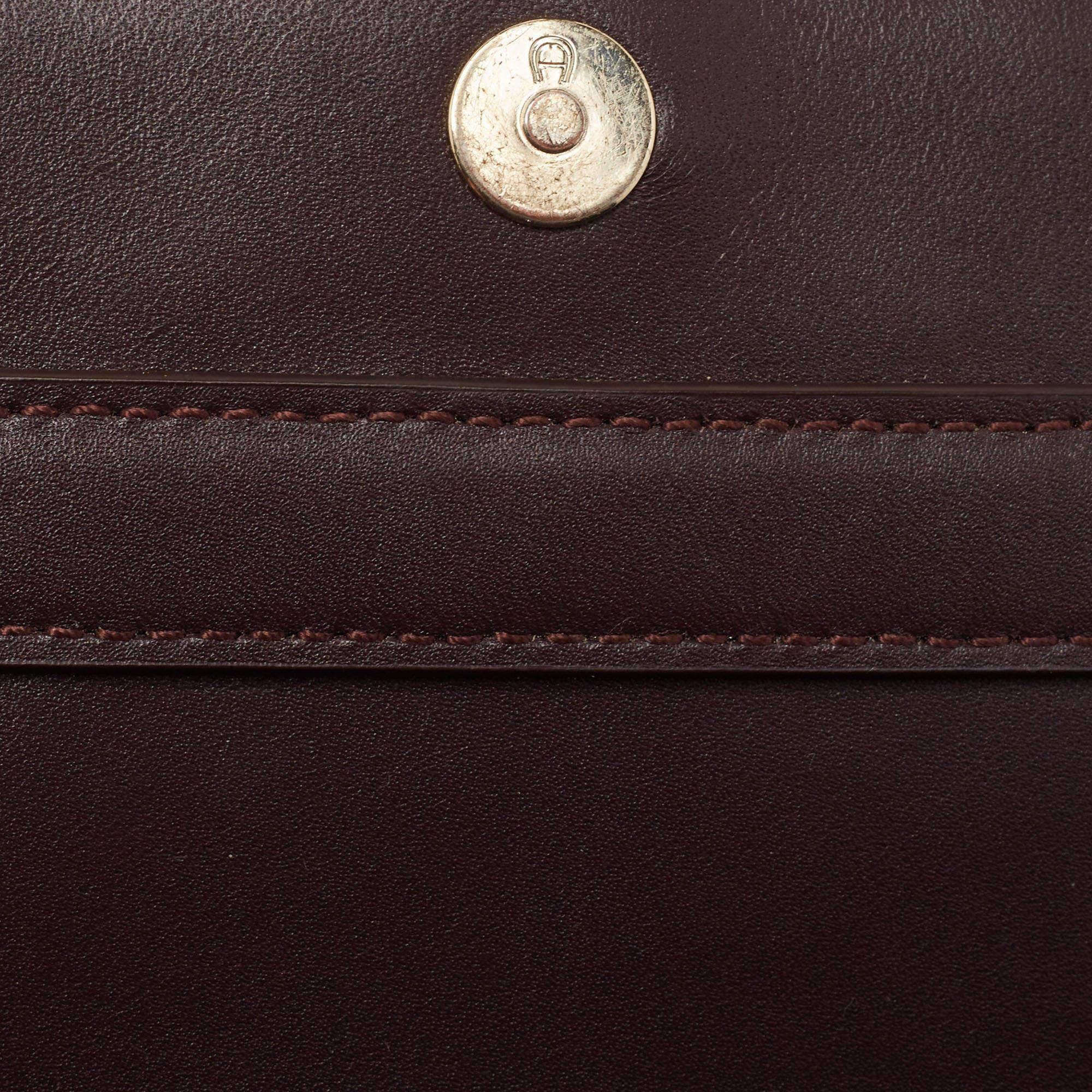 Aigner Burgundy Leather Turnlock Flap Shoulder Bag For Sale 3