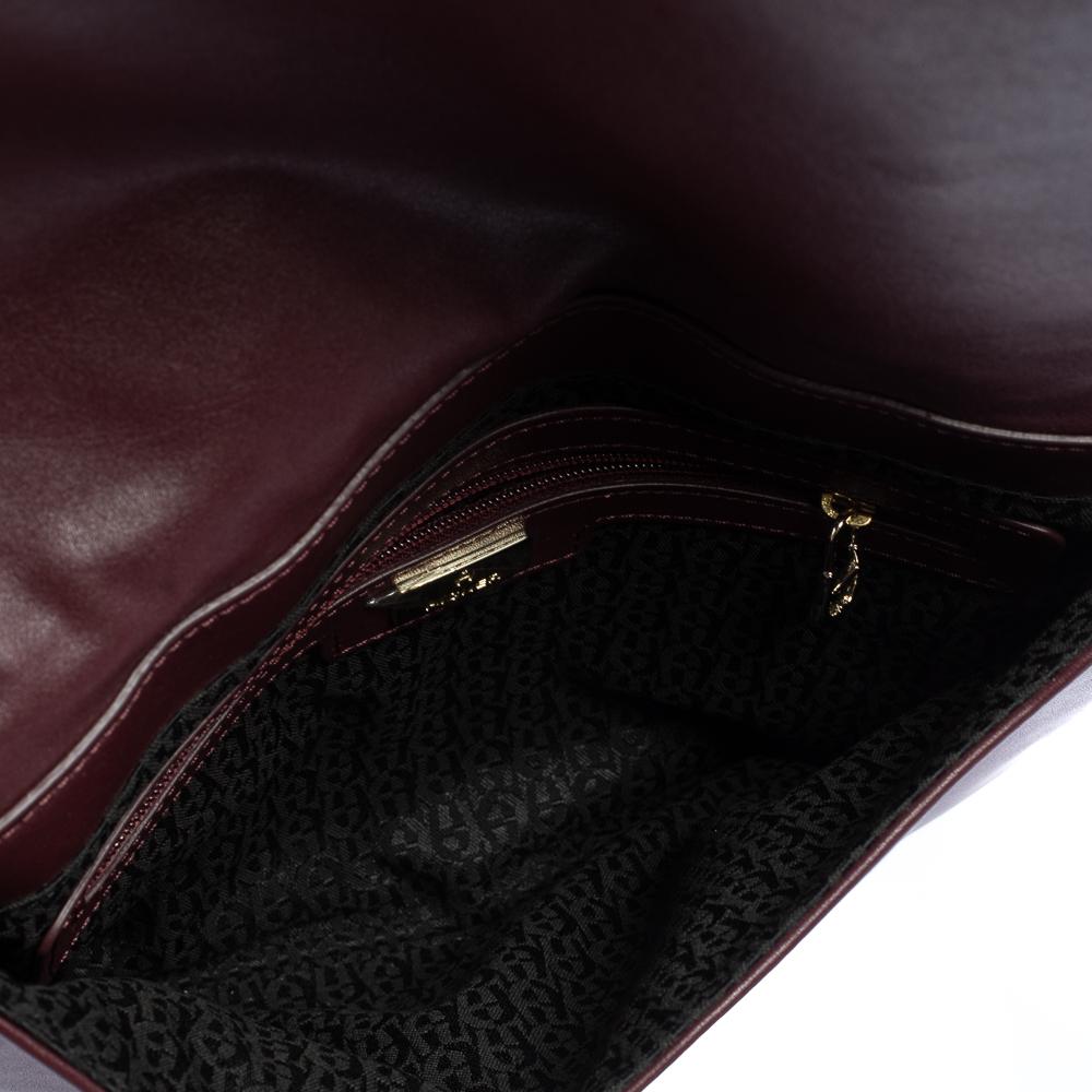 Aigner Burgundy Logo Embossed Leather Flap Crossbody Bag In Good Condition In Dubai, Al Qouz 2