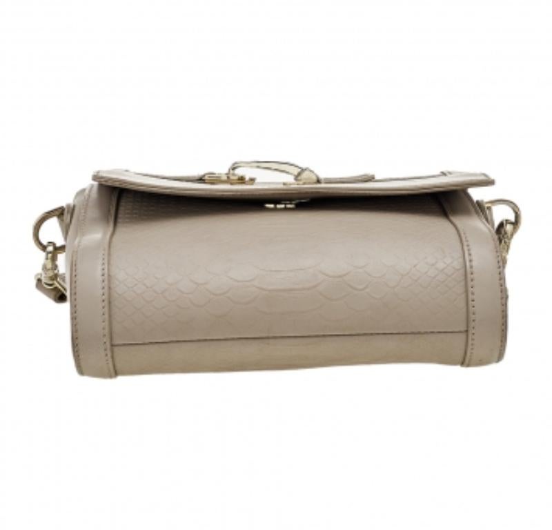 Aigner Borsa a tracolla in pelle goffrata di pitone beige scuro In condizioni discrete in vendita a Dubai, Al Qouz 2