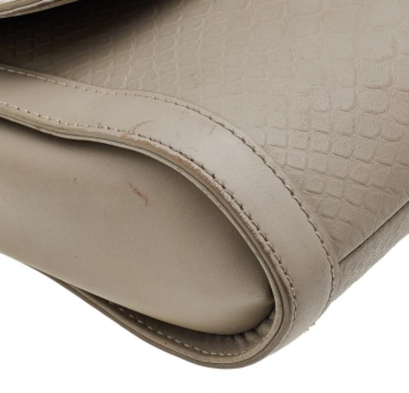 Aigner Borsa a tracolla in pelle goffrata di pitone beige scuro in vendita 1