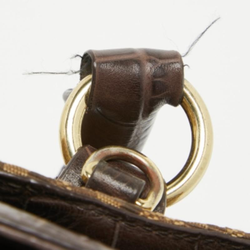 Aigner Dunkelbeige Signature Canvas und Leder mit Krokoprägung Schnallenlogo Satchel im Angebot 1