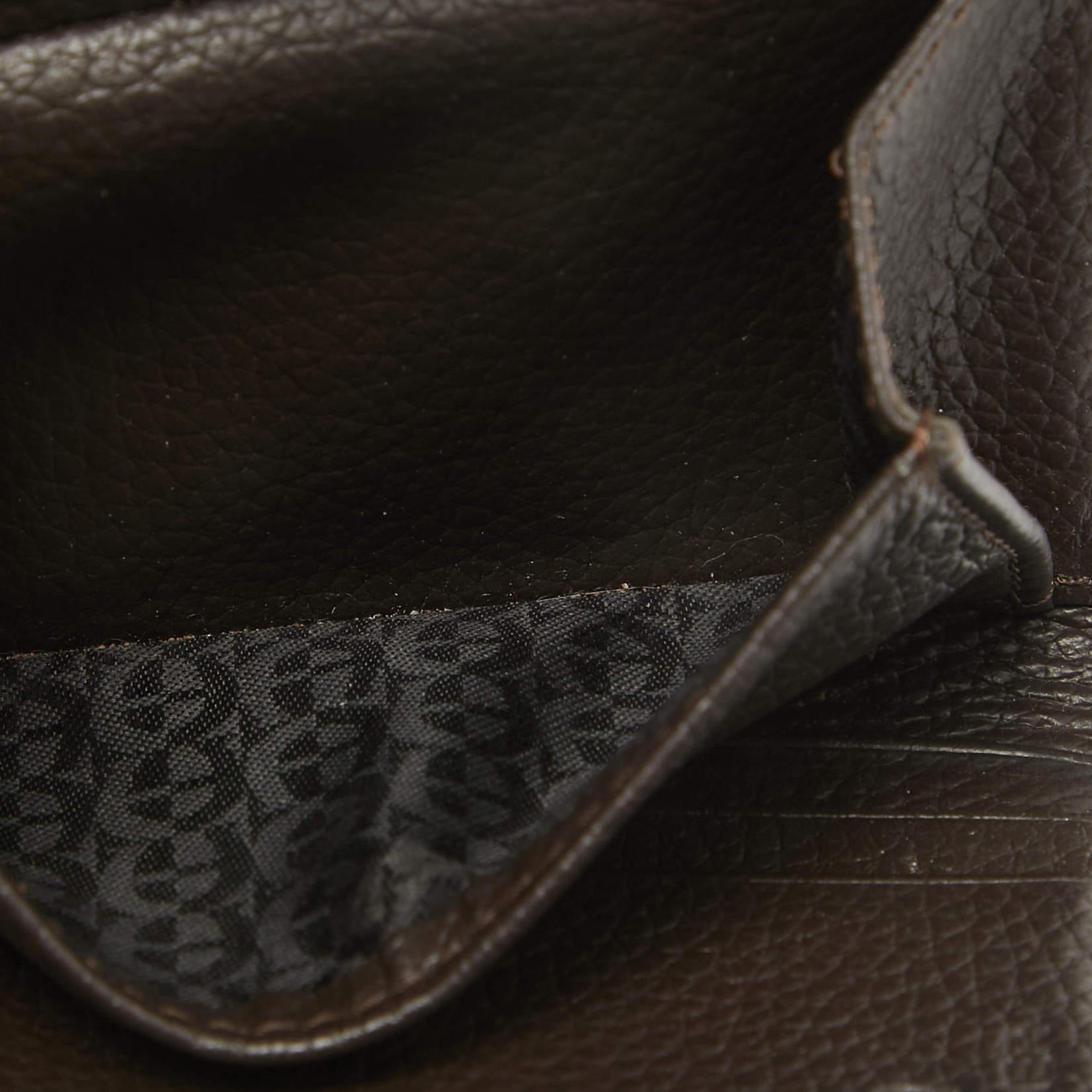 Nero Aigner Portafoglio Trifold in Tela Coated Logo Marrone Scuro Monogram in vendita