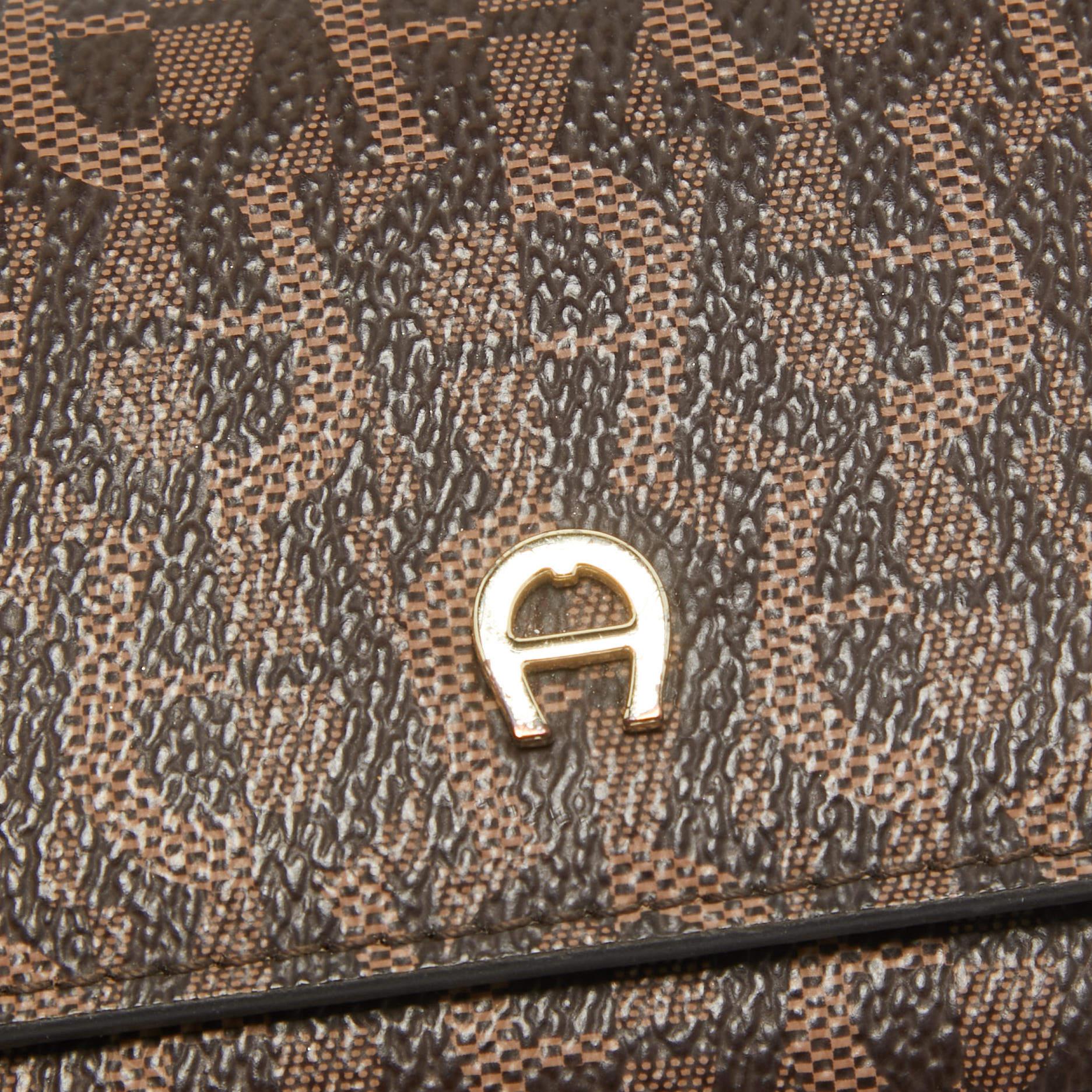 Aigner Portafoglio Trifold in Tela Coated Logo Marrone Scuro Monogram in vendita 2